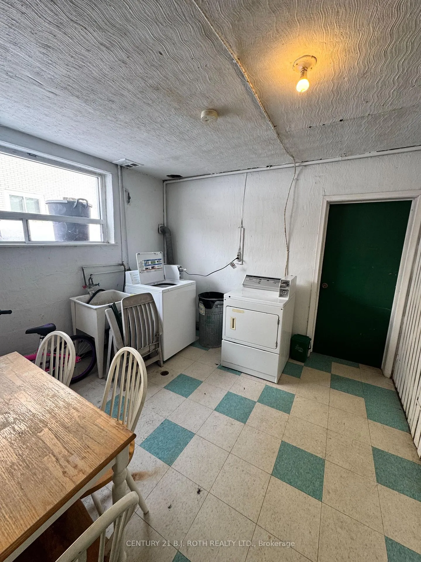 Photo 10 of Unit 6, 13 Queen Street, Barrie, City Centre — HOMEH
