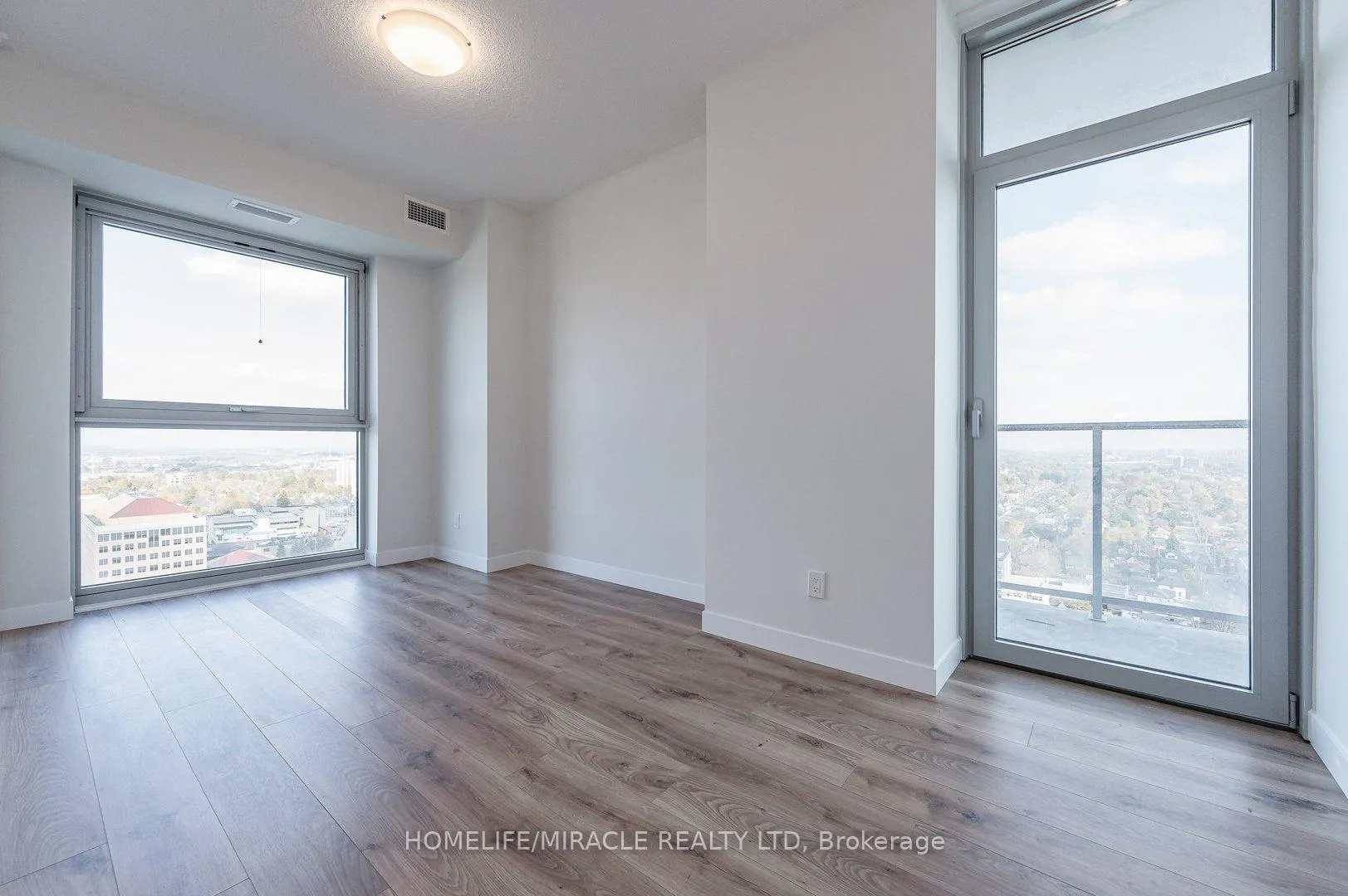 Photo 5 of Unit 2509, 32 Duke Street, Kitchener, City Commercial Core — HOMEH