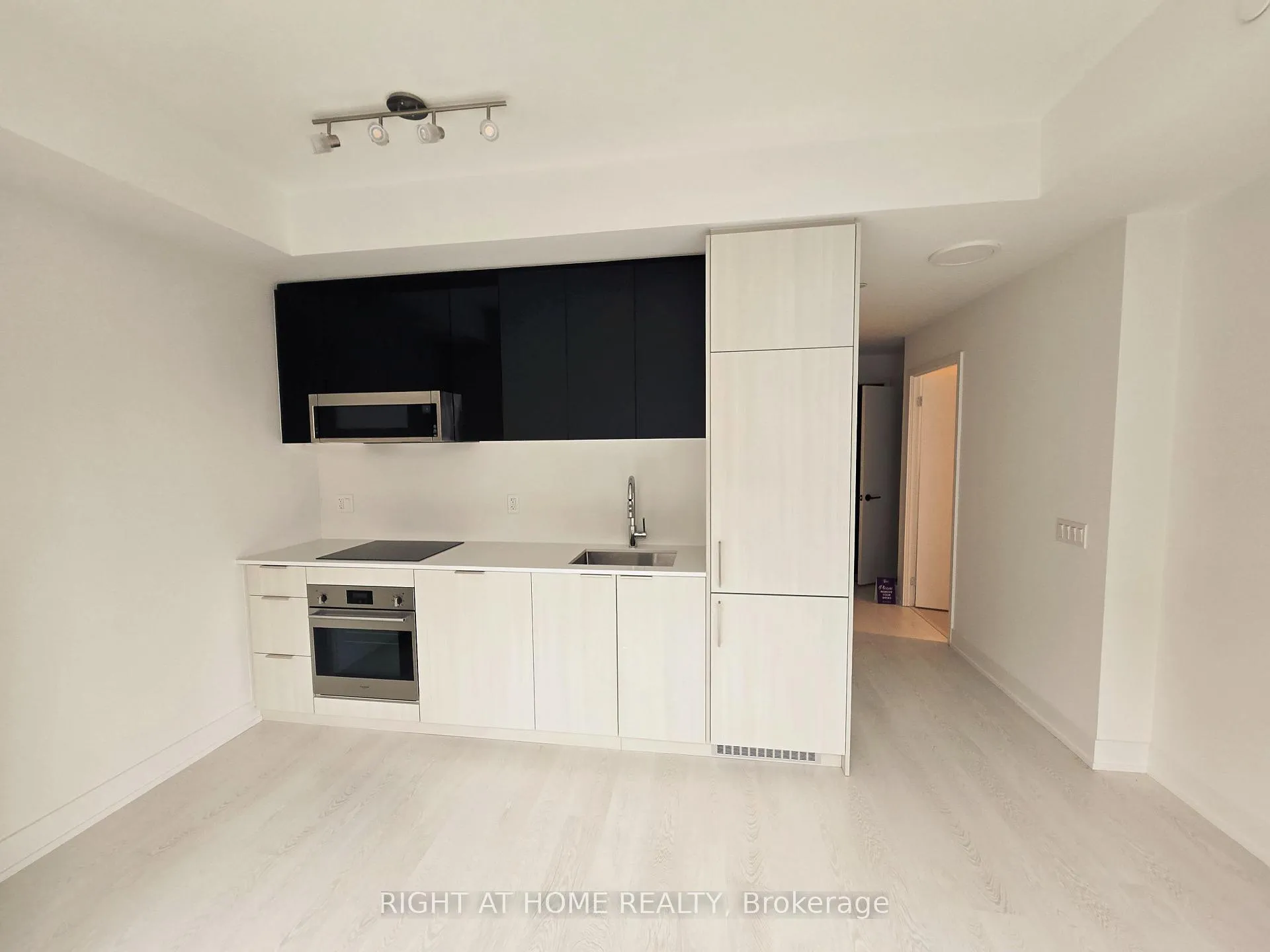 Photo 3 of Unit 2010, 308 Jarvis Street, Toronto, Church-Yonge Corridor — HOMEH