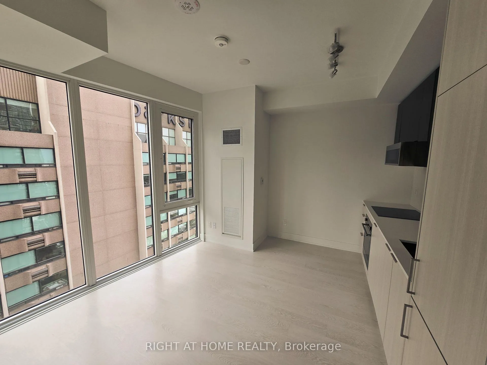 Photo 6 of Unit 2010, 308 Jarvis Street, Toronto, Church-Yonge Corridor — HOMEH