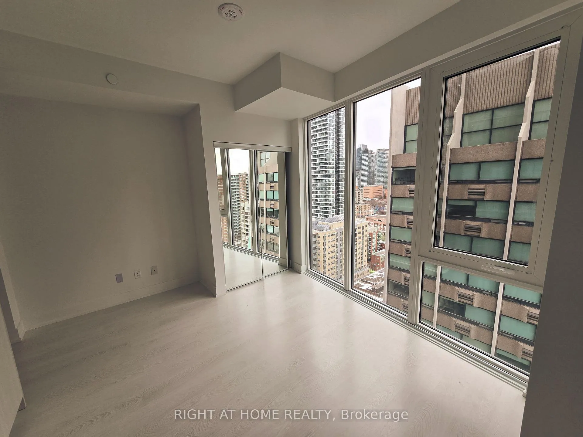 Photo 7 of Unit 2010, 308 Jarvis Street, Toronto, Church-Yonge Corridor — HOMEH