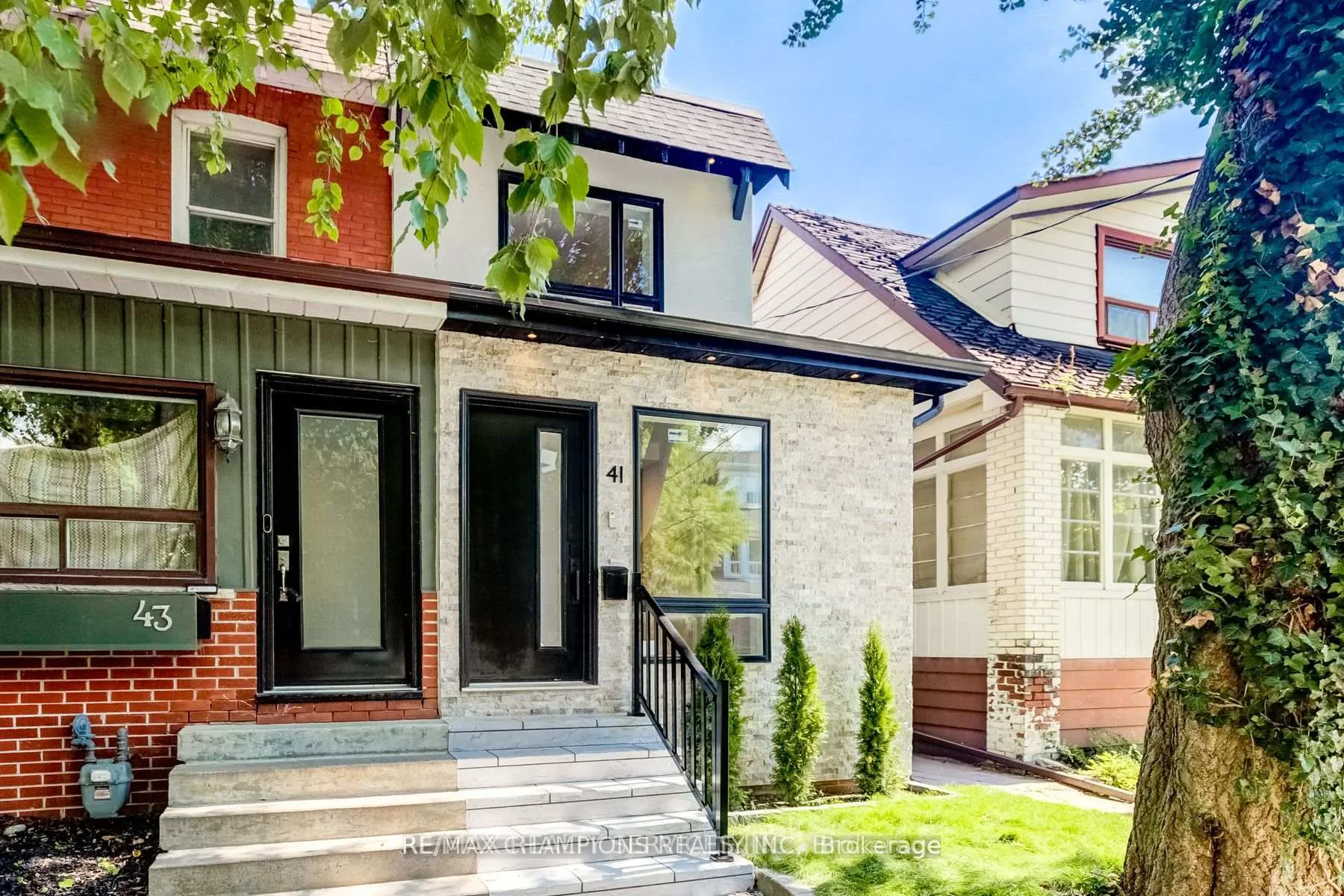 Front of Unit Bsmt, 41 Caroline Avenue