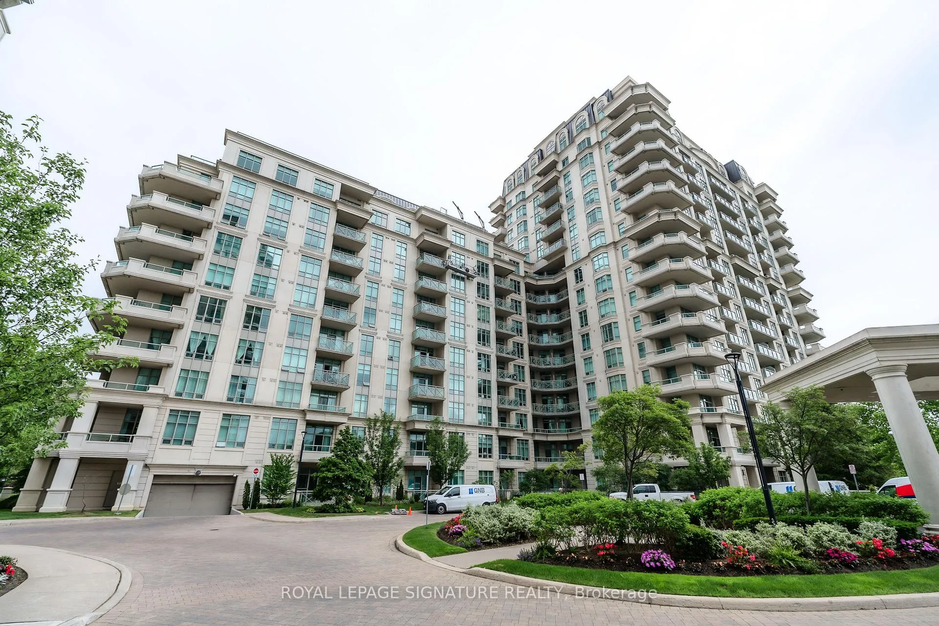Front of Unit 1110, 20 Bloorview Place