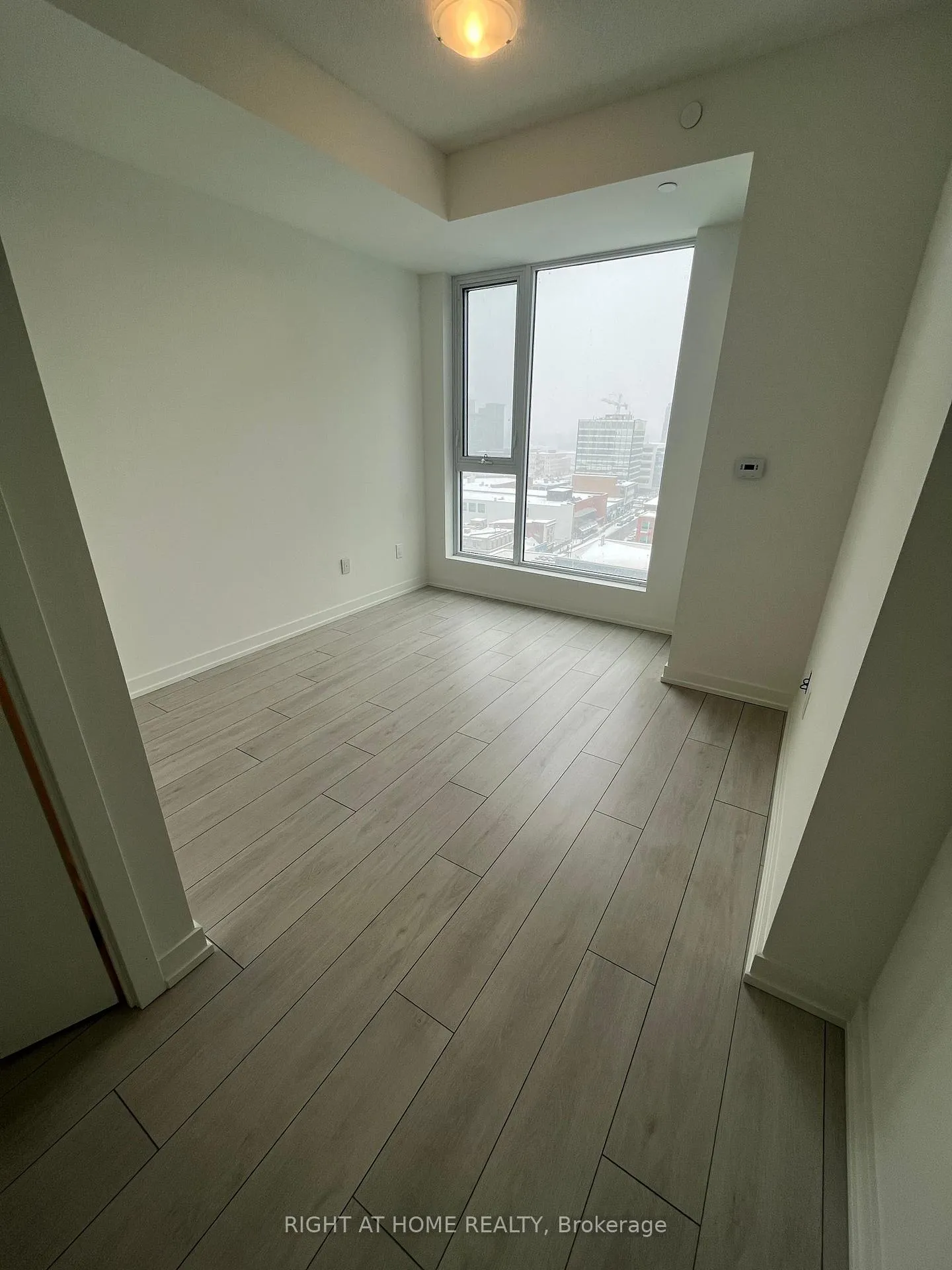 Photo 11 of Unit 1110, 55 Duke Street W, Kitchener — HOMEH