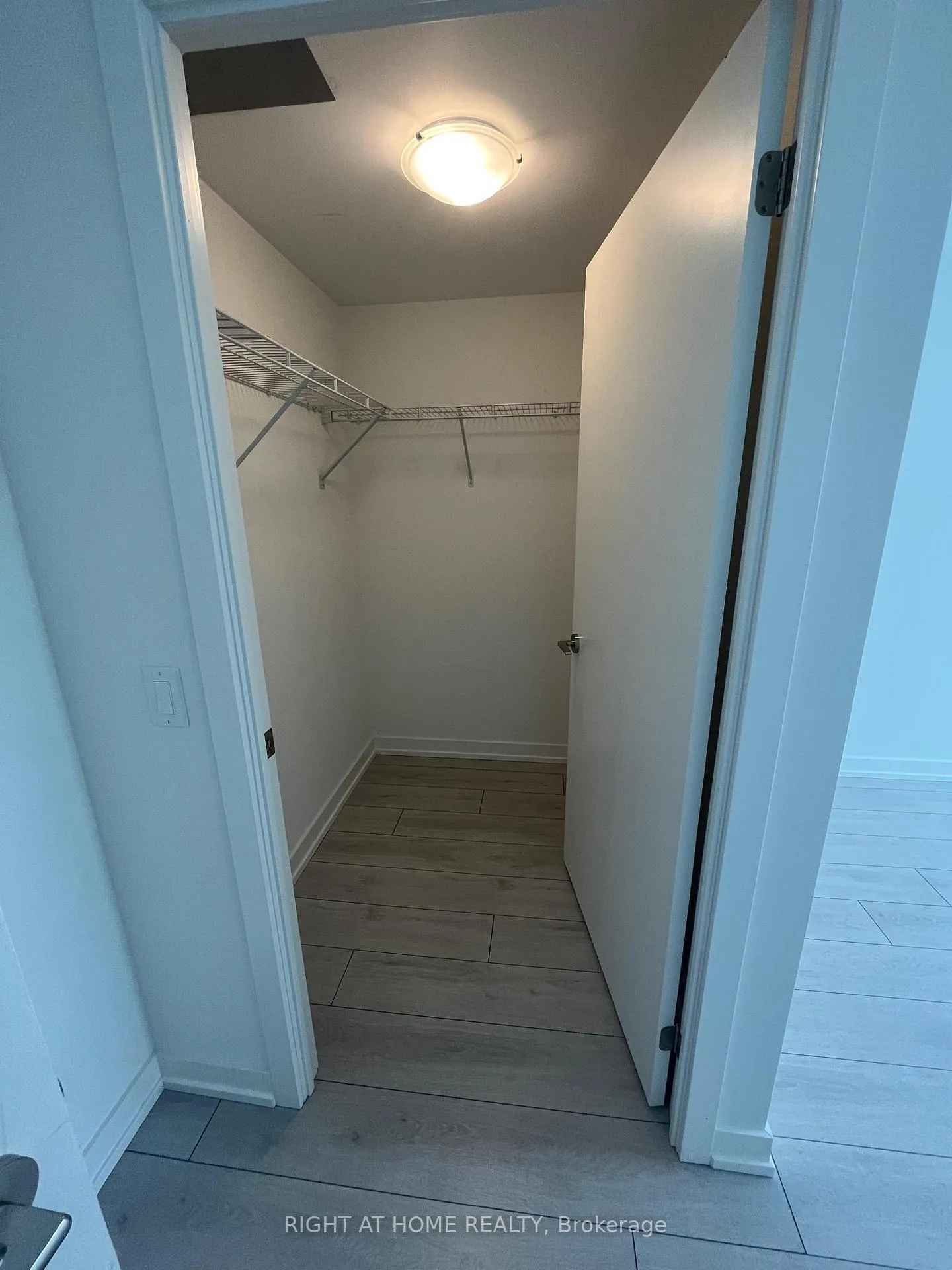 Photo 12 of Unit 1110, 55 Duke Street W, Kitchener — HOMEH