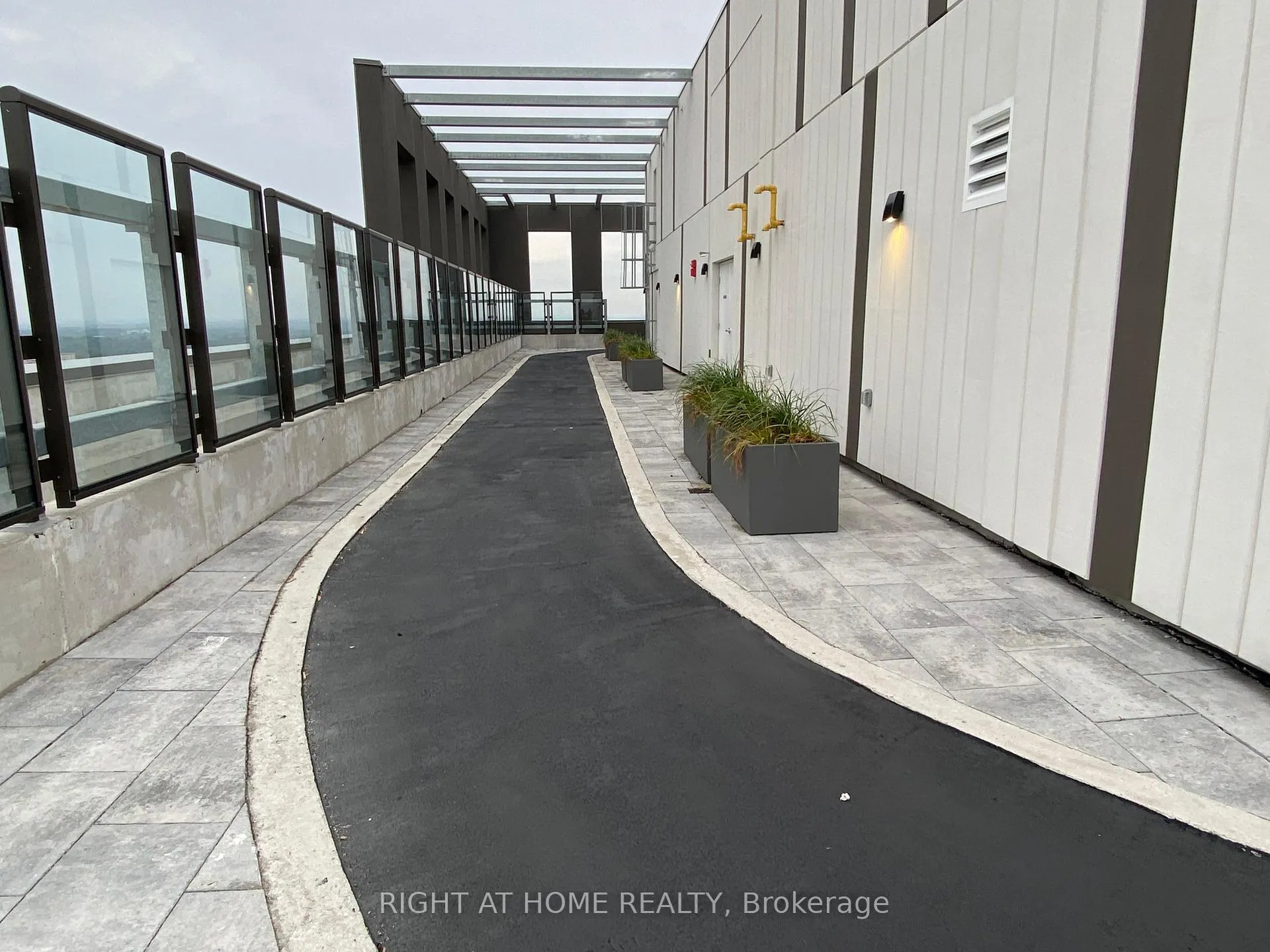 Photo 20 of Unit 1110, 55 Duke Street W, Kitchener — HOMEH