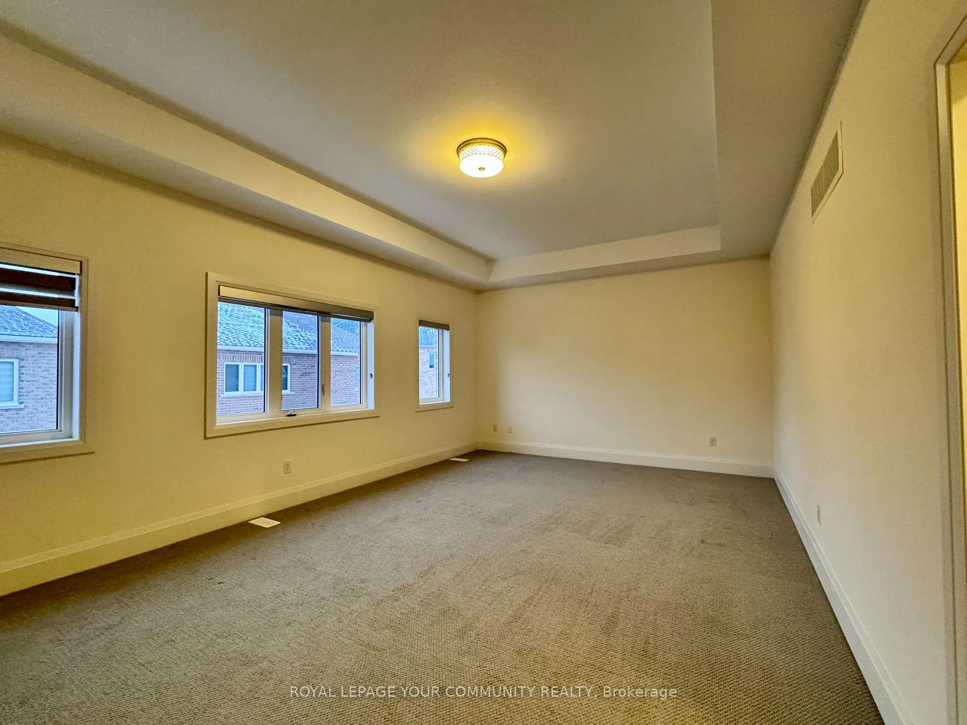 Photo 2 of 38 Elverton Crescent, Brampton, Northwest Brampton — HOMEH