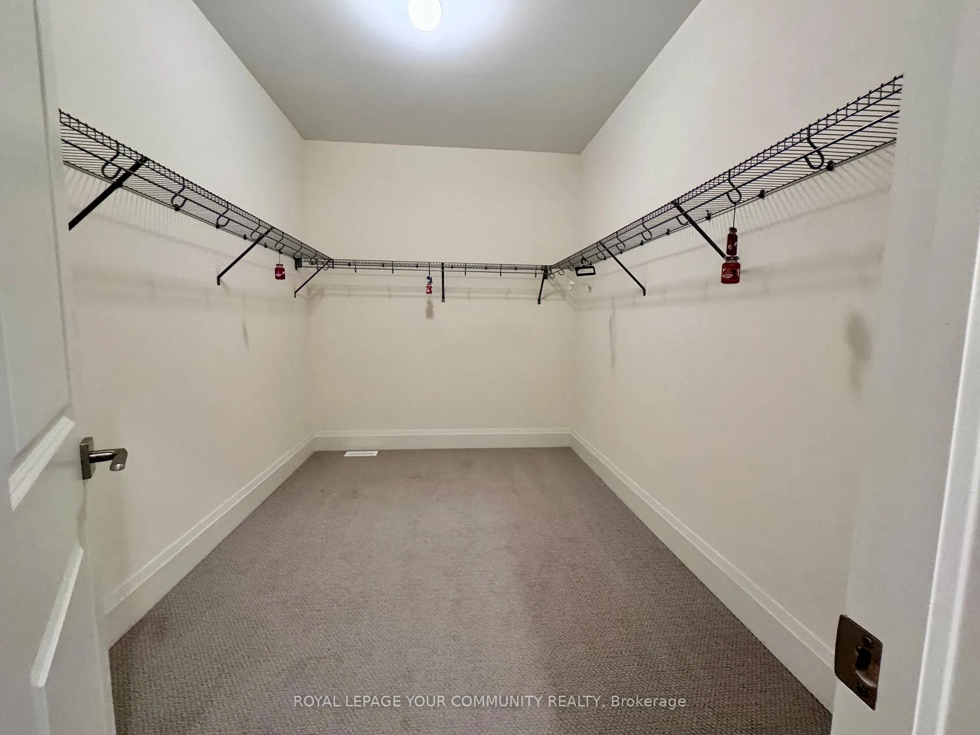Photo 4 of 38 Elverton Crescent, Brampton, Northwest Brampton — HOMEH