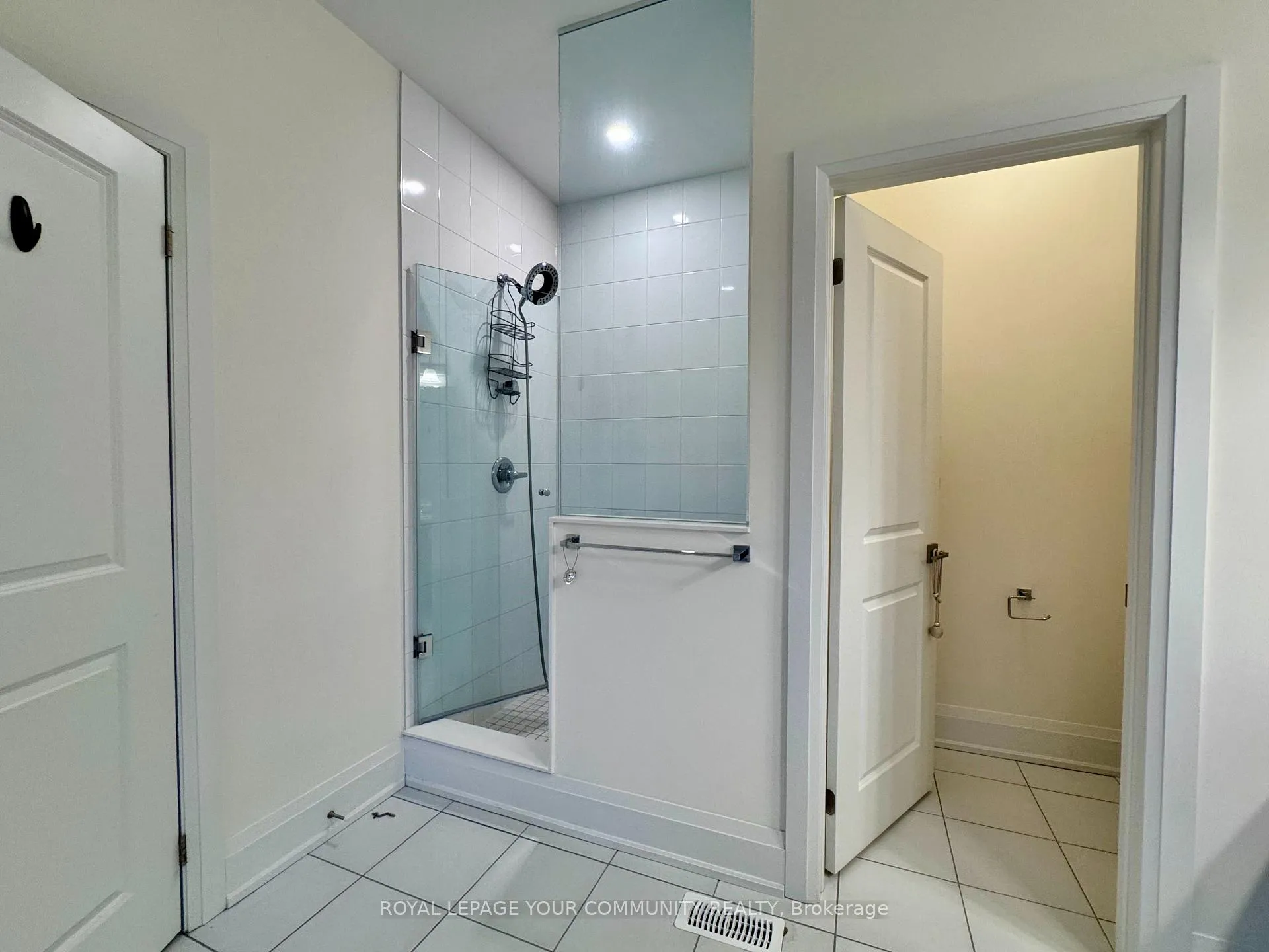 Photo 7 of 38 Elverton Crescent, Brampton, Northwest Brampton — HOMEH
