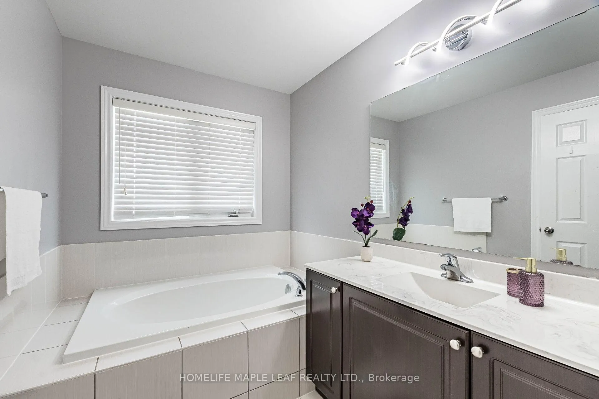 Photo 29 of 76 Rockman Crescent, Brampton, Northwest Brampton — HOMEH