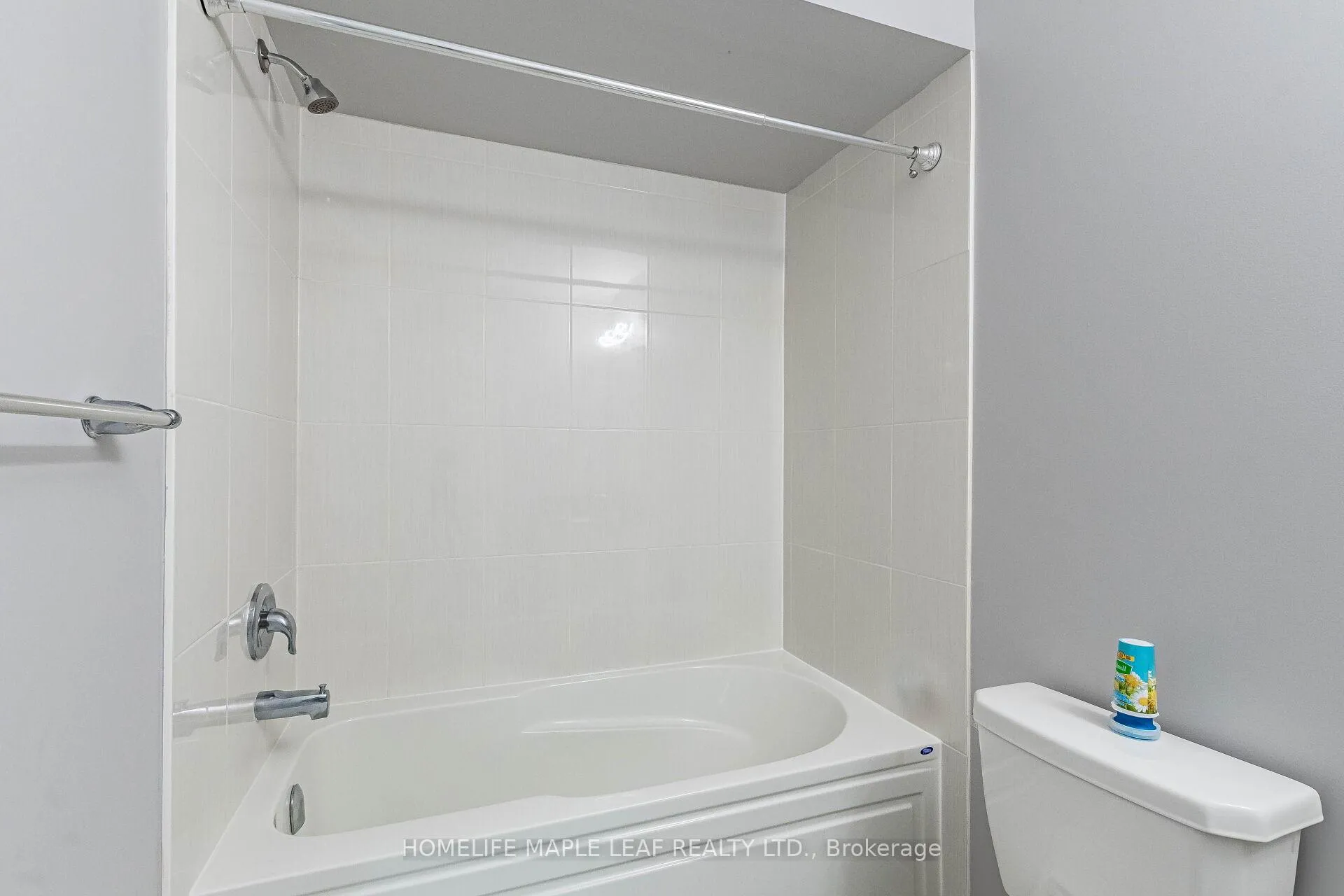 Photo 37 of 76 Rockman Crescent, Brampton, Northwest Brampton — HOMEH