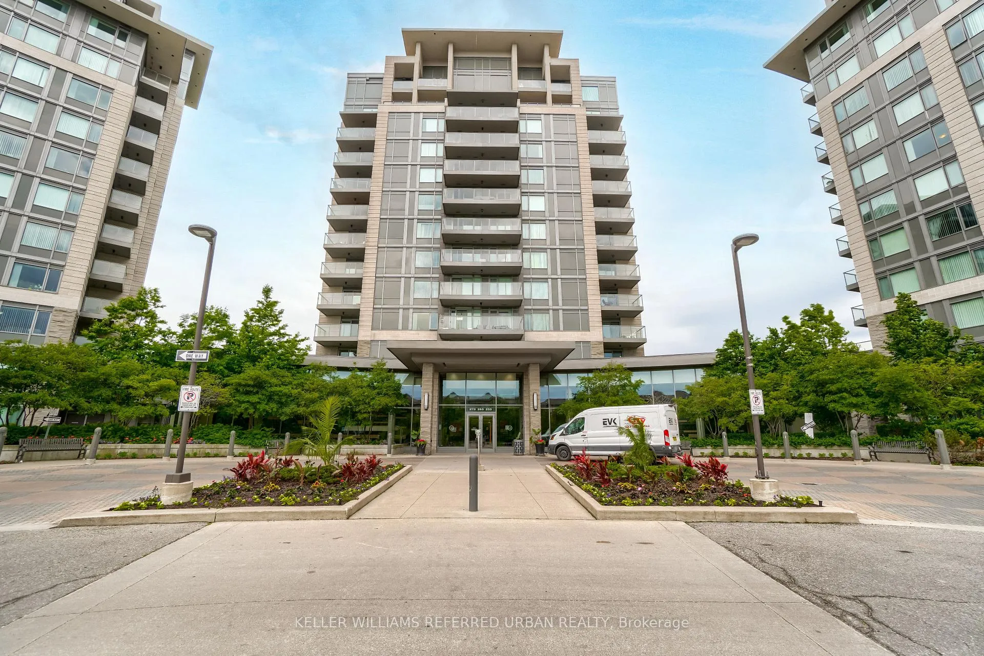 Front of Unit 1002, 273 South Park Road
