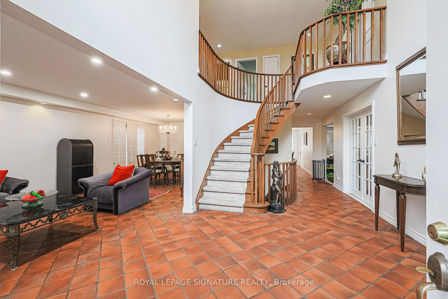 Photo 2 of 286 Green Lane, Markham, Thornlea — HOMEH