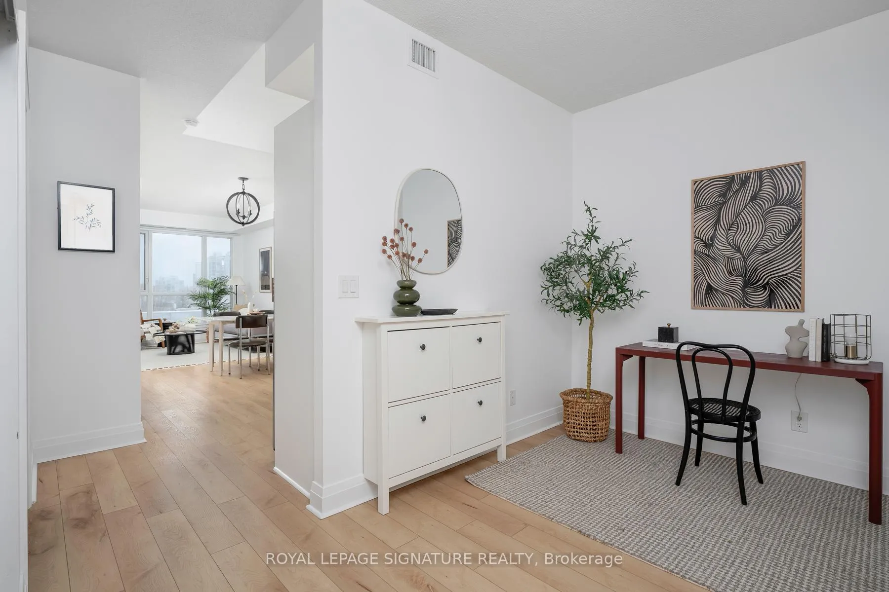 Photo 4 of Unit 613, 17 Kenaston Gardens, North York, Bayview Village — HOMEH