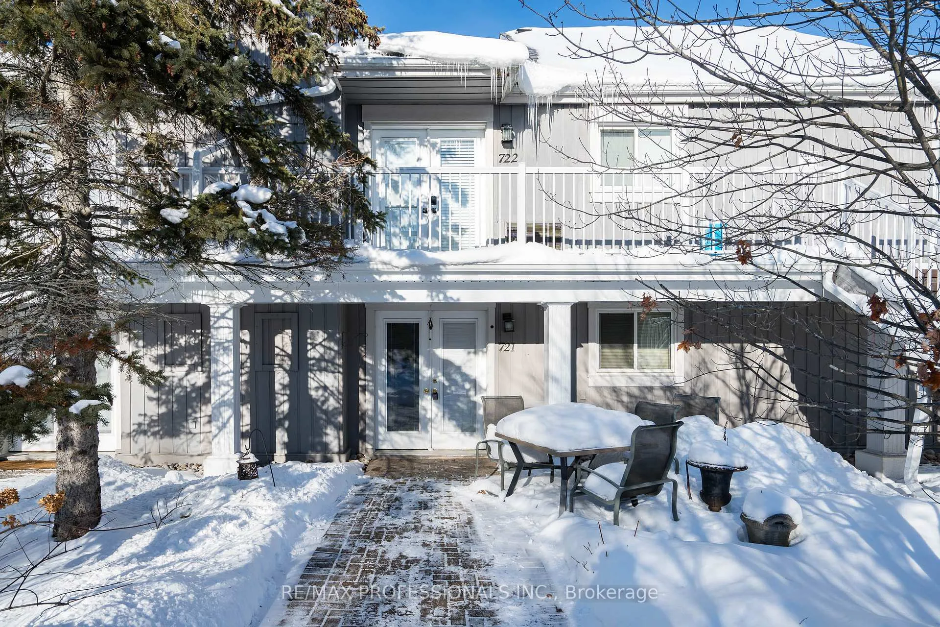Front of Unit 721, 11 Dawson Drive