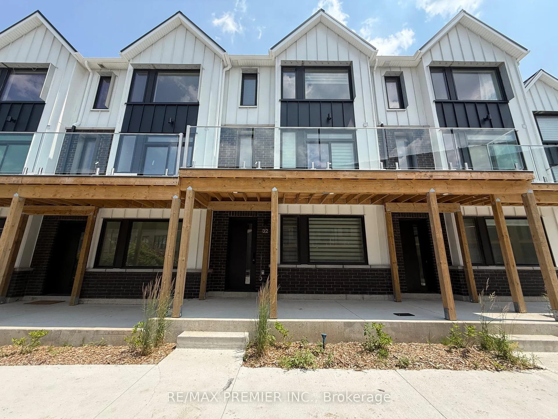 Photo 1 of 32 Rainwater Lane, Barrie, Holly — HOMEH