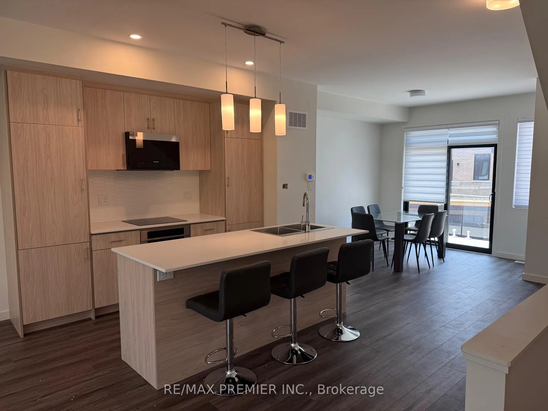 Photo 5 of 32 Rainwater Lane, Barrie, Holly — HOMEH