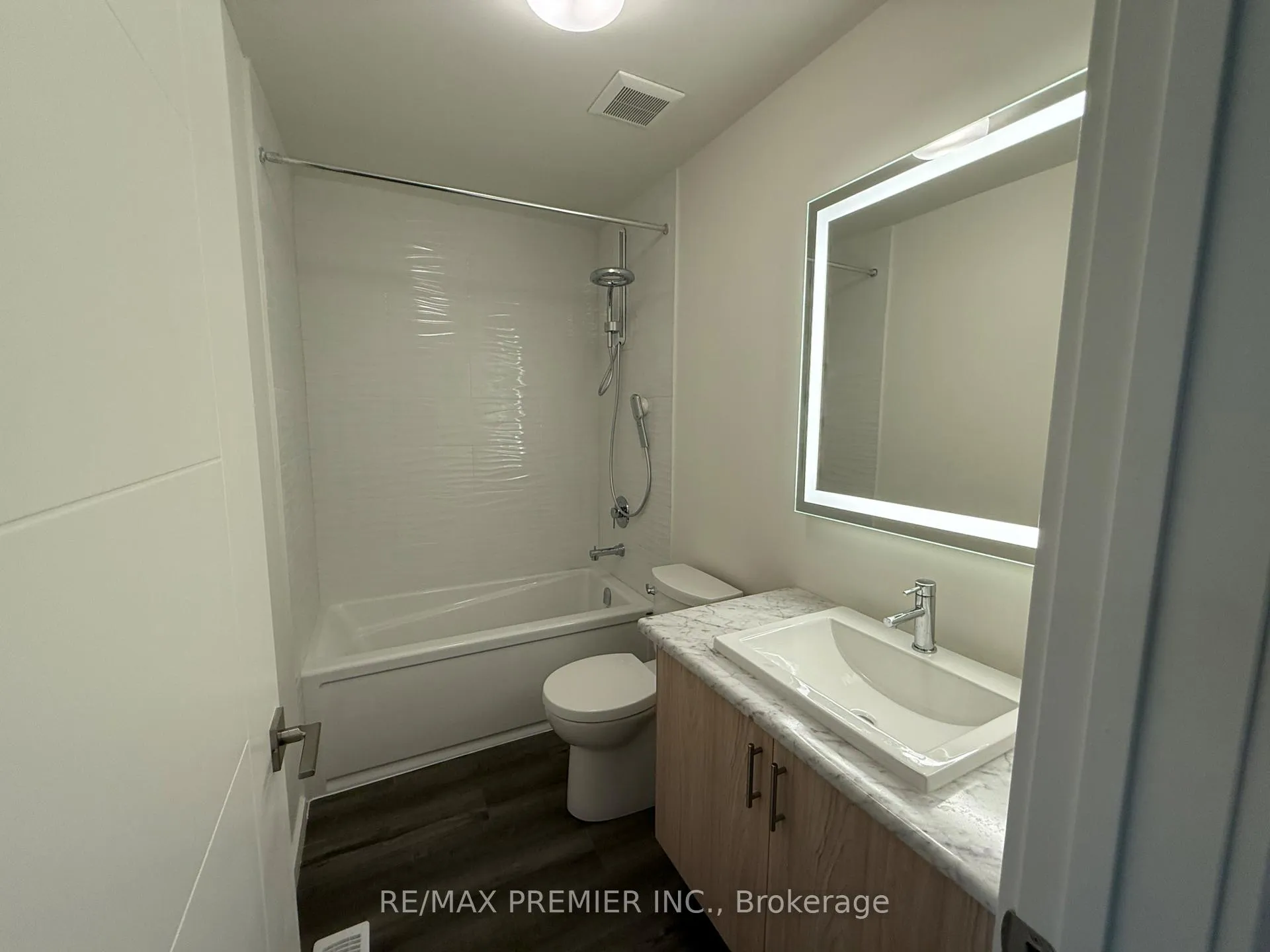 Photo 10 of 32 Rainwater Lane, Barrie, Holly — HOMEH
