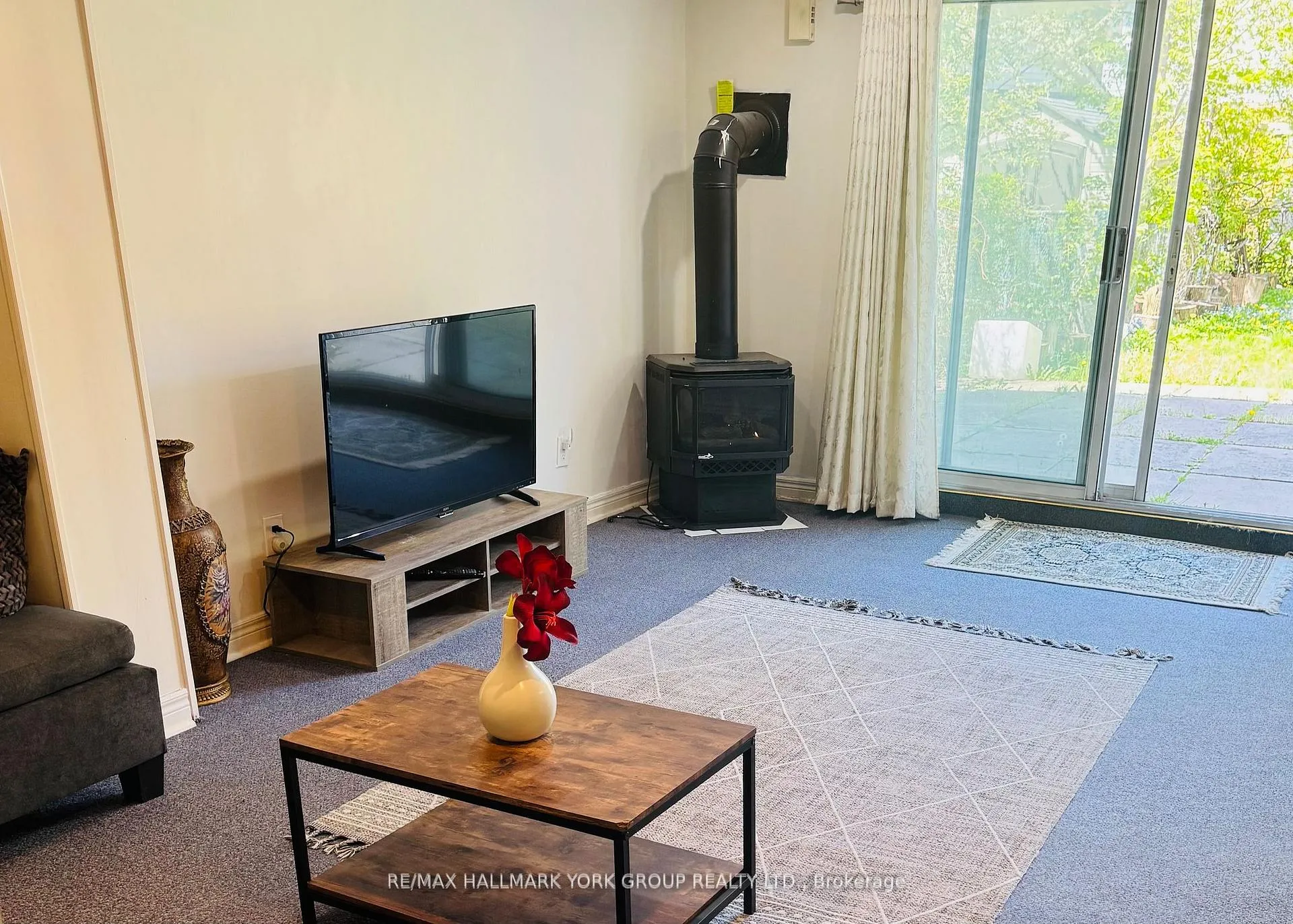 Photo 5 of Unit Lower, 9 Micmac Crescent, North York, Pleasant View — HOMEH