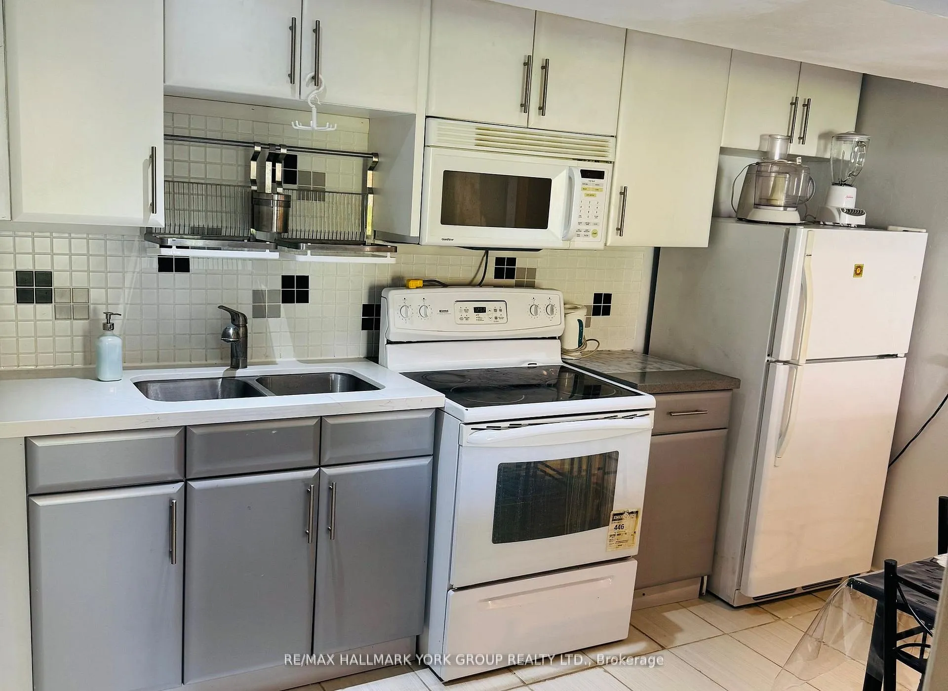 Photo 10 of Unit Lower, 9 Micmac Crescent, North York, Pleasant View — HOMEH