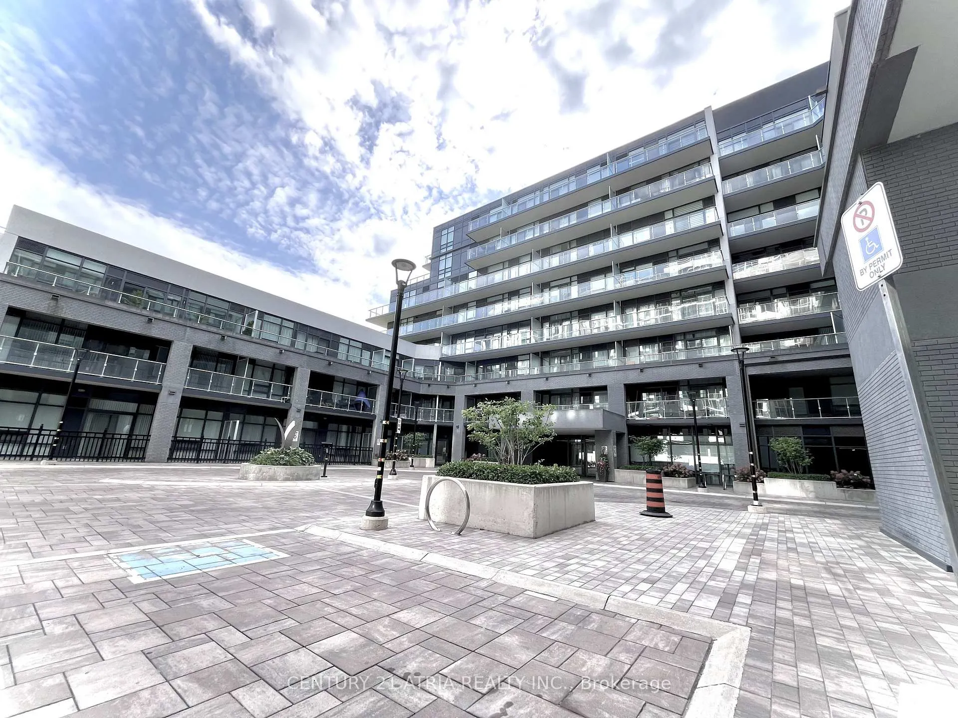 Photo 2 of Unit 228, 621 Sheppard Avenue E, North York, Bayview Village — HOMEH