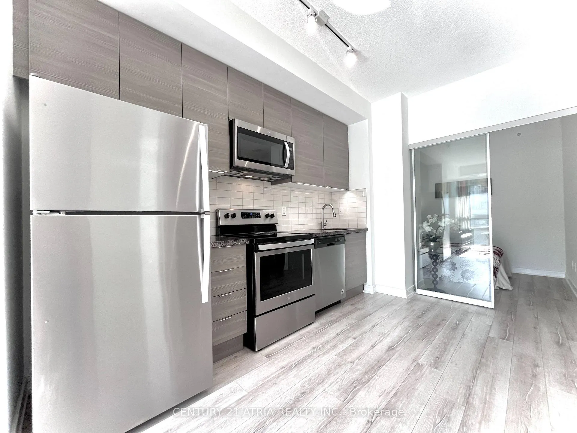 Photo 10 of Unit 228, 621 Sheppard Avenue E, North York, Bayview Village — HOMEH