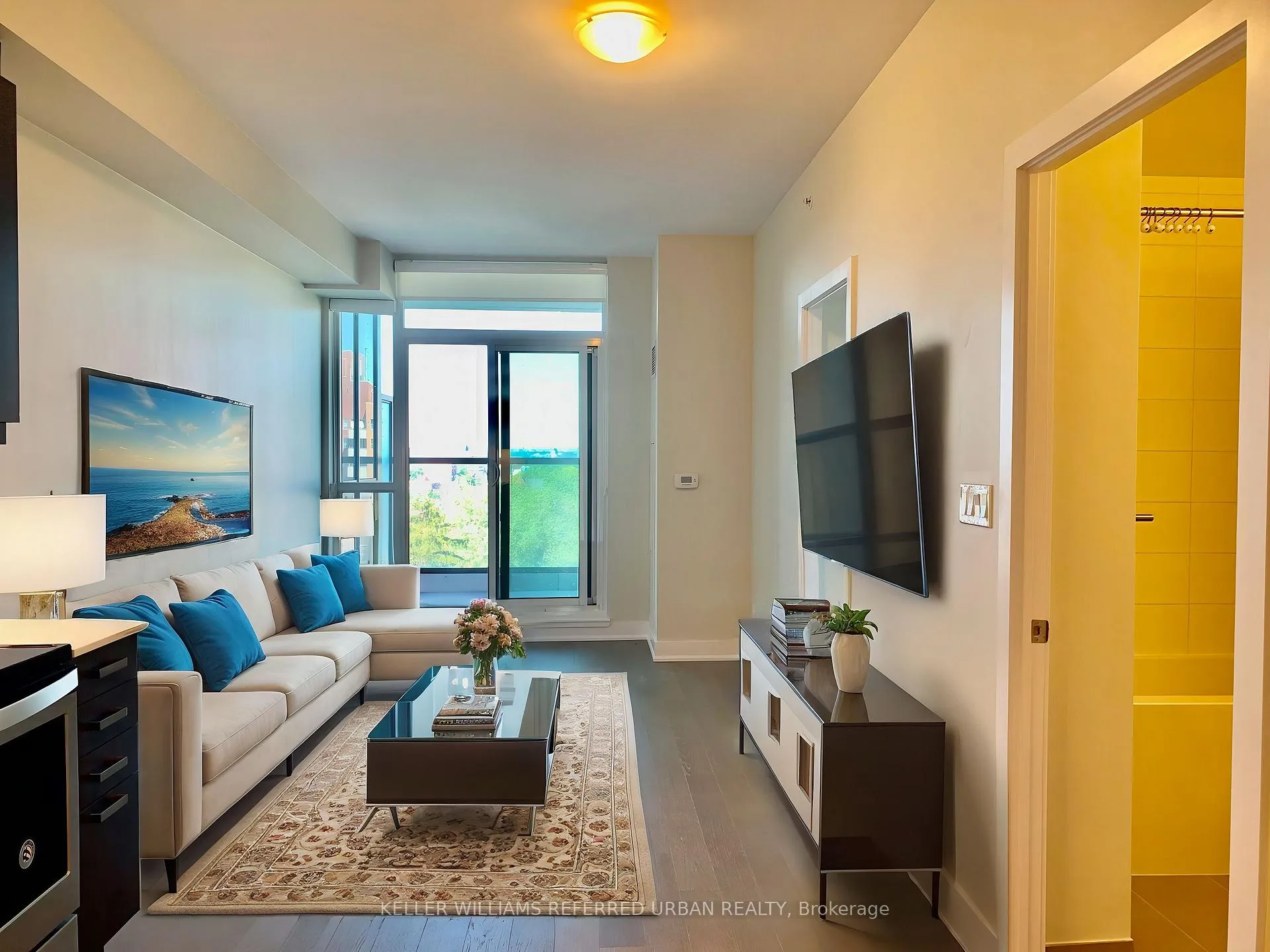 Front of Unit 801, 1486 Bathurst Street