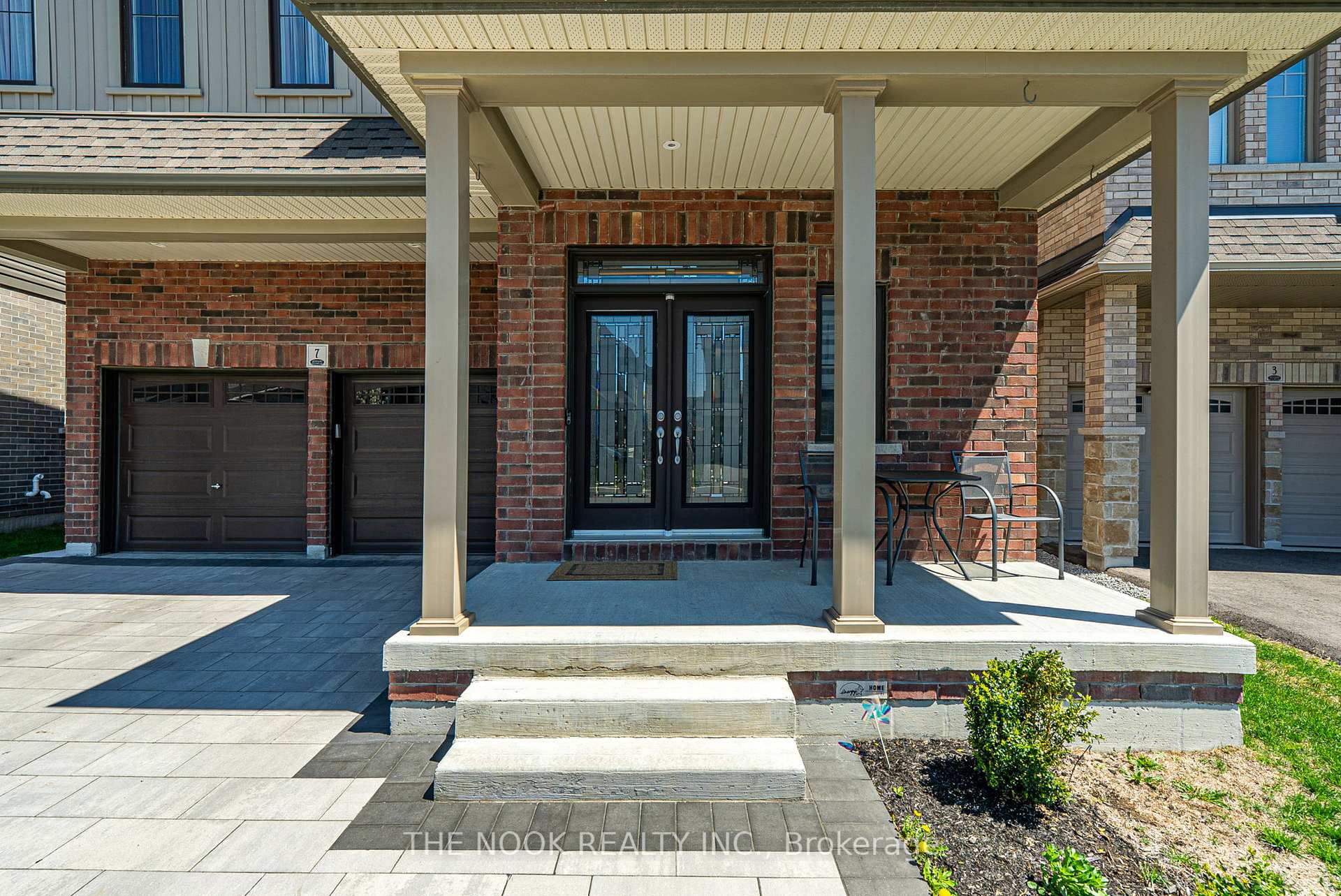 Photo 3 of 7 Higham Place, Clarington, Bowmanville — HOMEH
