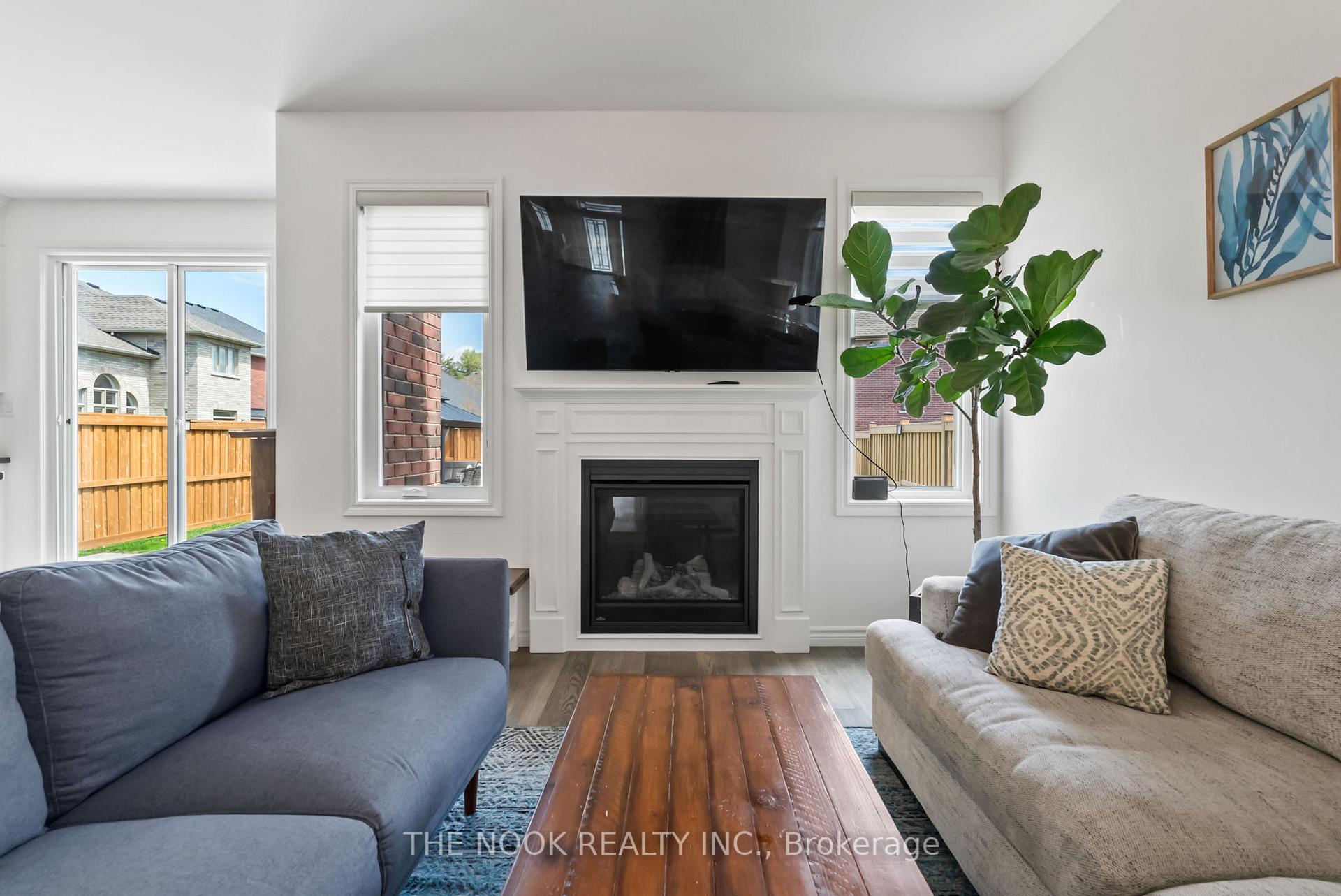Photo 10 of 7 Higham Place, Clarington, Bowmanville — HOMEH