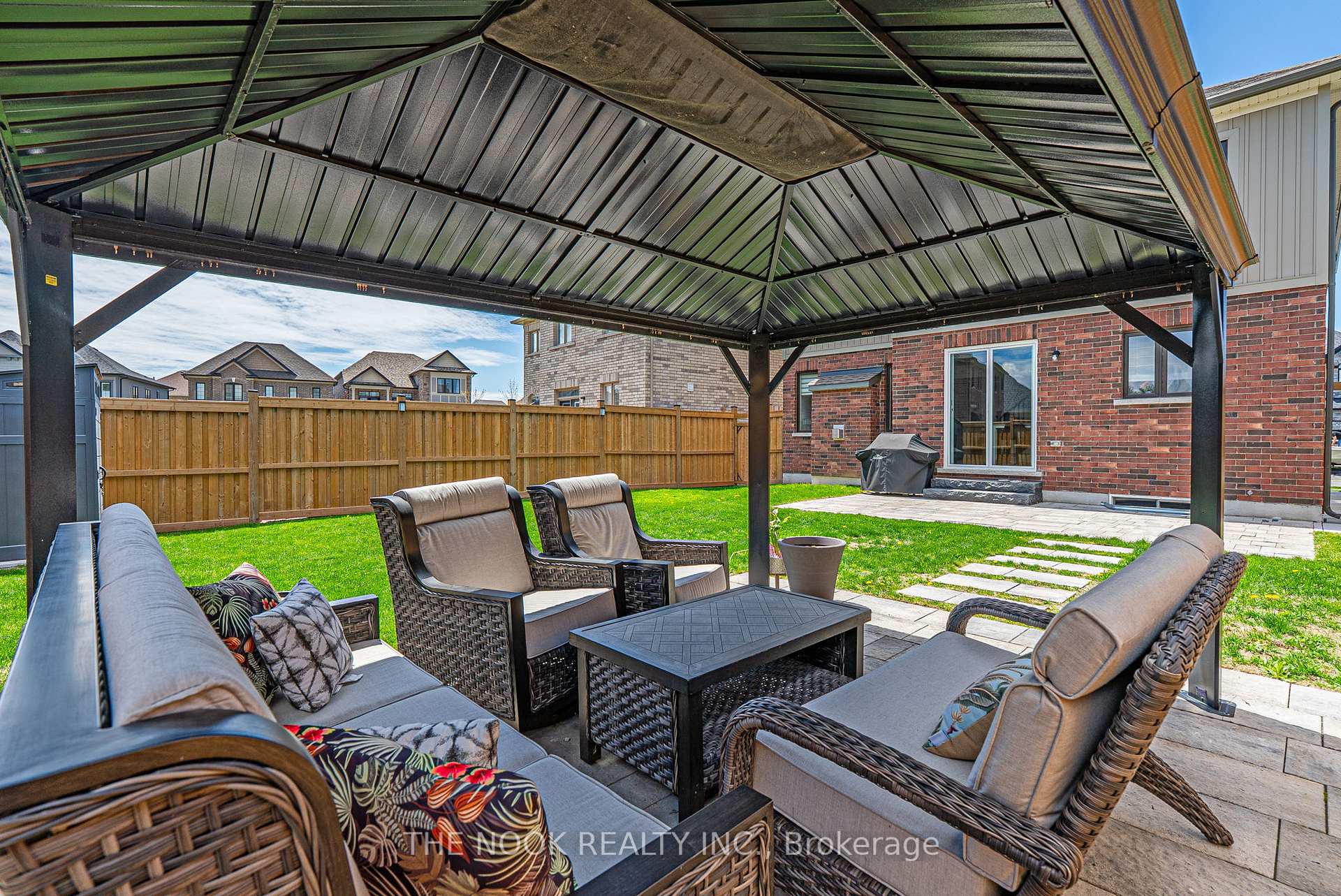 Photo 45 of 7 Higham Place, Clarington, Bowmanville — HOMEH