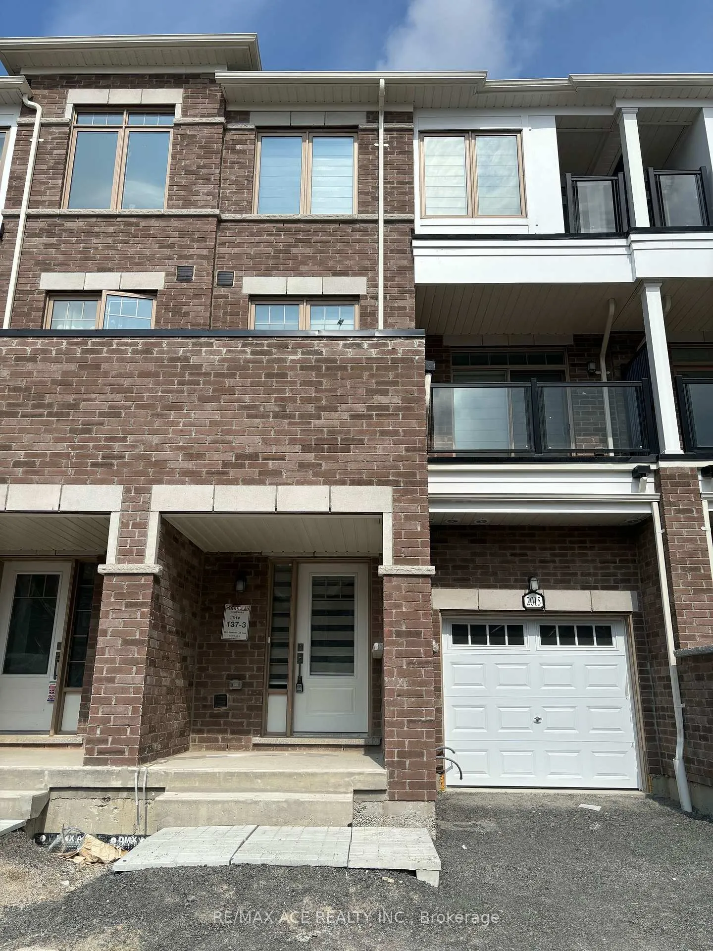 Front of 2015 Cameron Lott Crescent