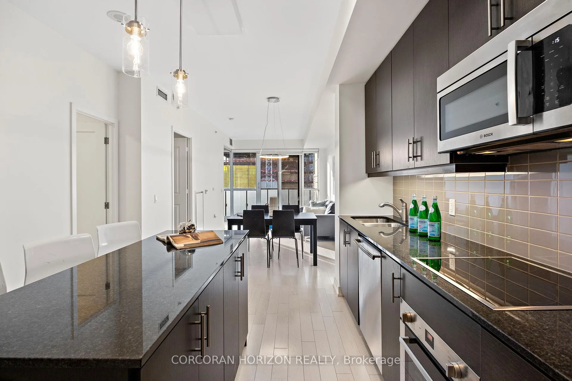 Photo 5 of Unit 1703, 1 The Esplanade, Toronto, Waterfront Communities — HOMEH