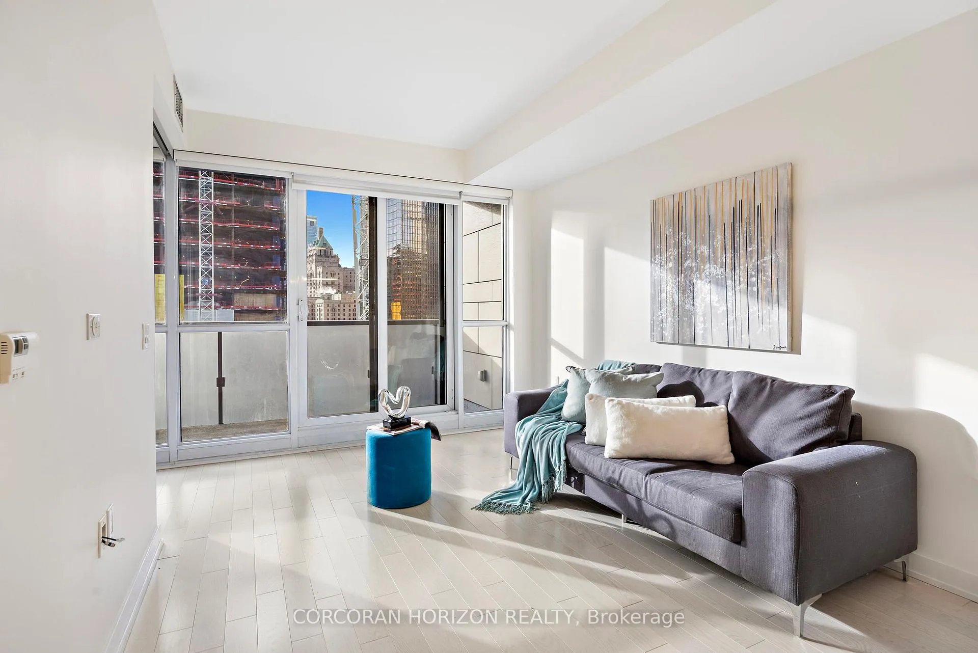 Photo 11 of Unit 1703, 1 The Esplanade, Toronto, Waterfront Communities — HOMEH