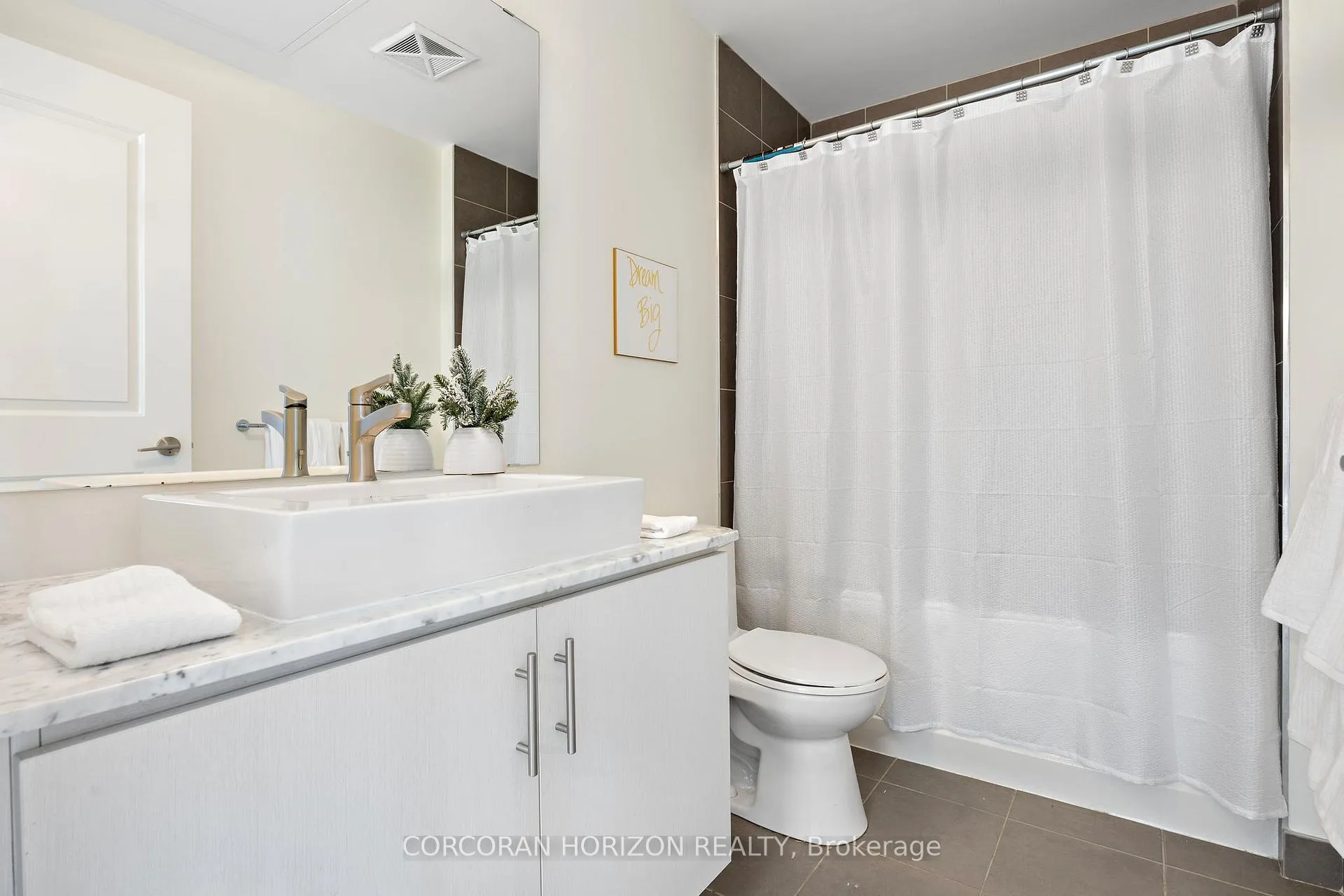 Photo 20 of Unit 1703, 1 The Esplanade, Toronto, Waterfront Communities — HOMEH