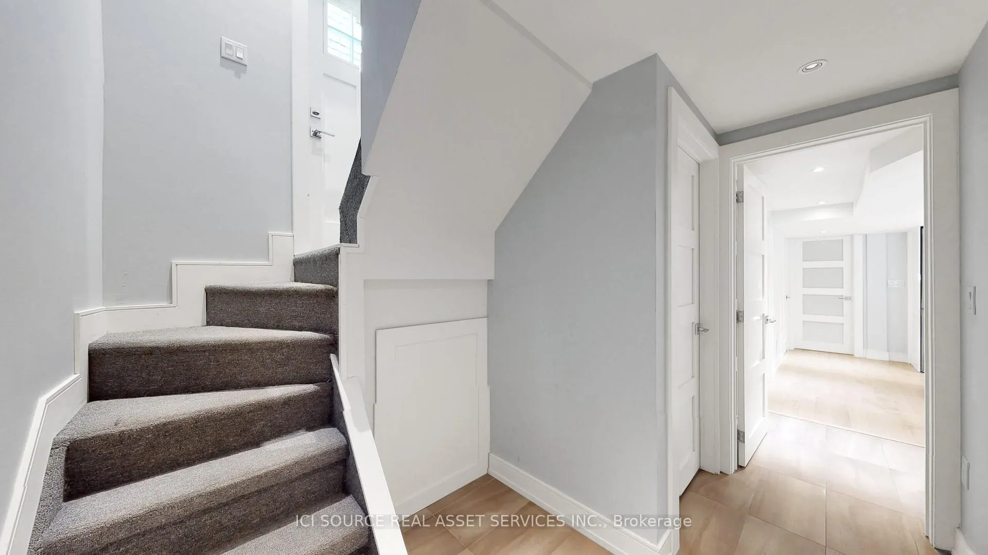 Photo 3 of Unit Lower, 33 Davies Crescent, Toronto, East York — HOMEH
