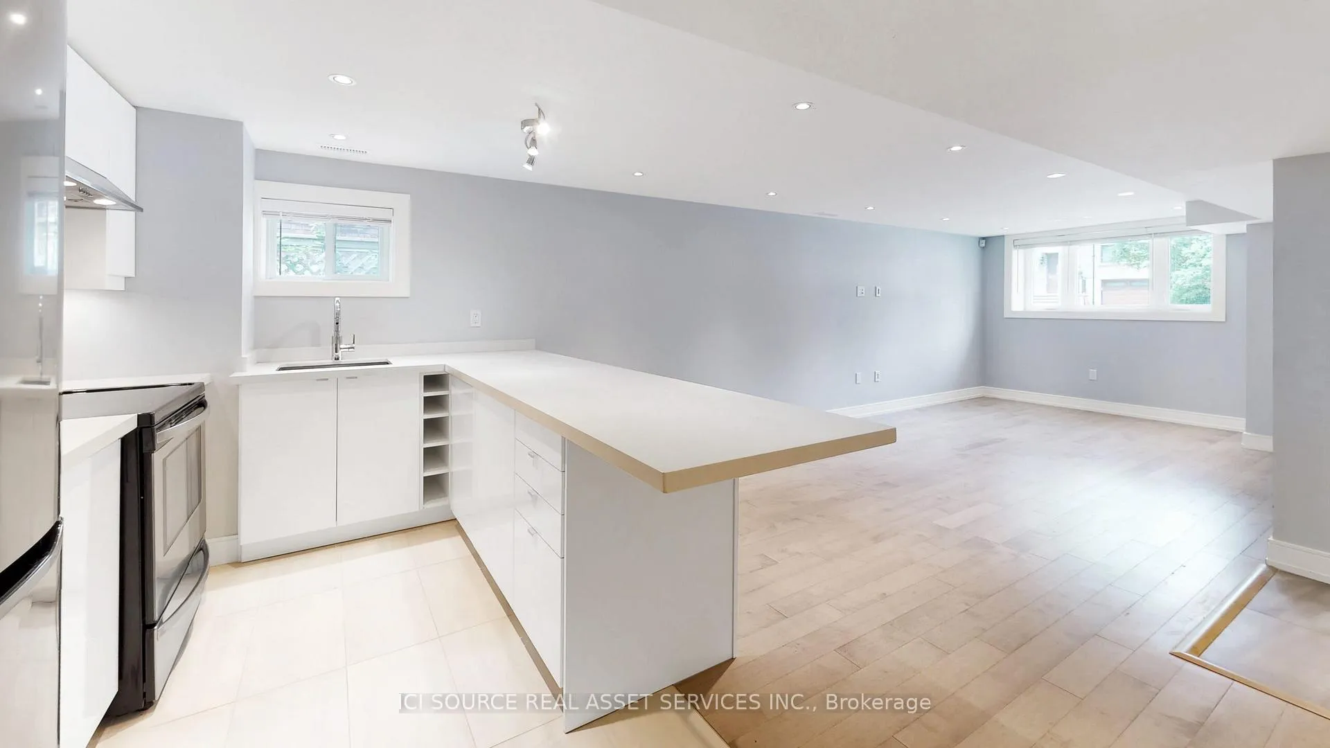 Photo 7 of Unit Lower, 33 Davies Crescent, Toronto, East York — HOMEH