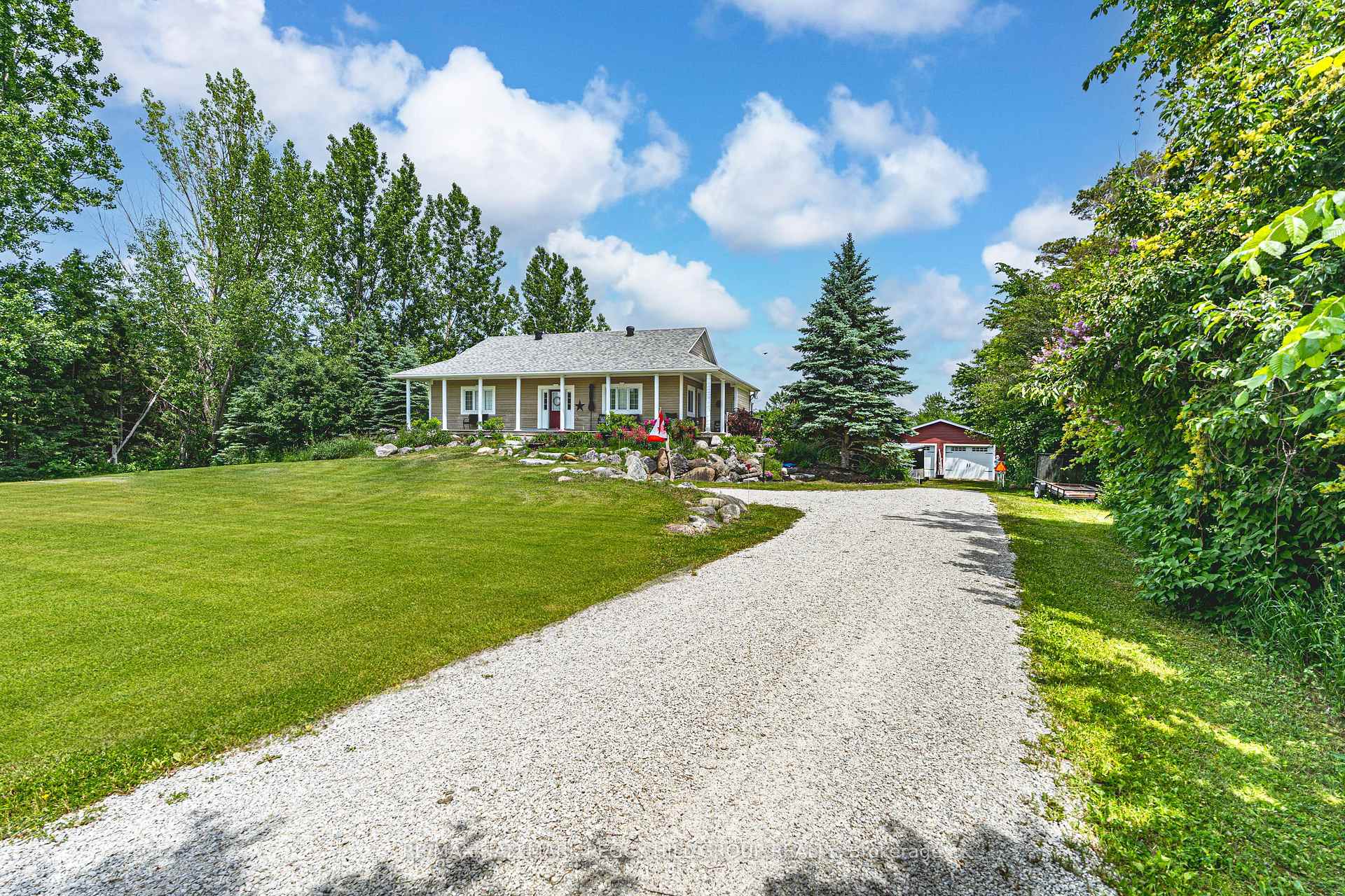 Photo 1 of 3705 County Road 124, Clearview, Nottawa — HOMEH