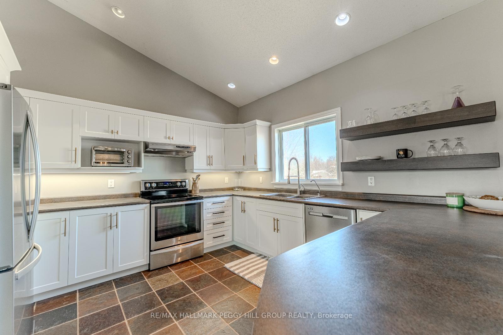 Photo 3 of 3705 County Road 124, Clearview, Nottawa — HOMEH