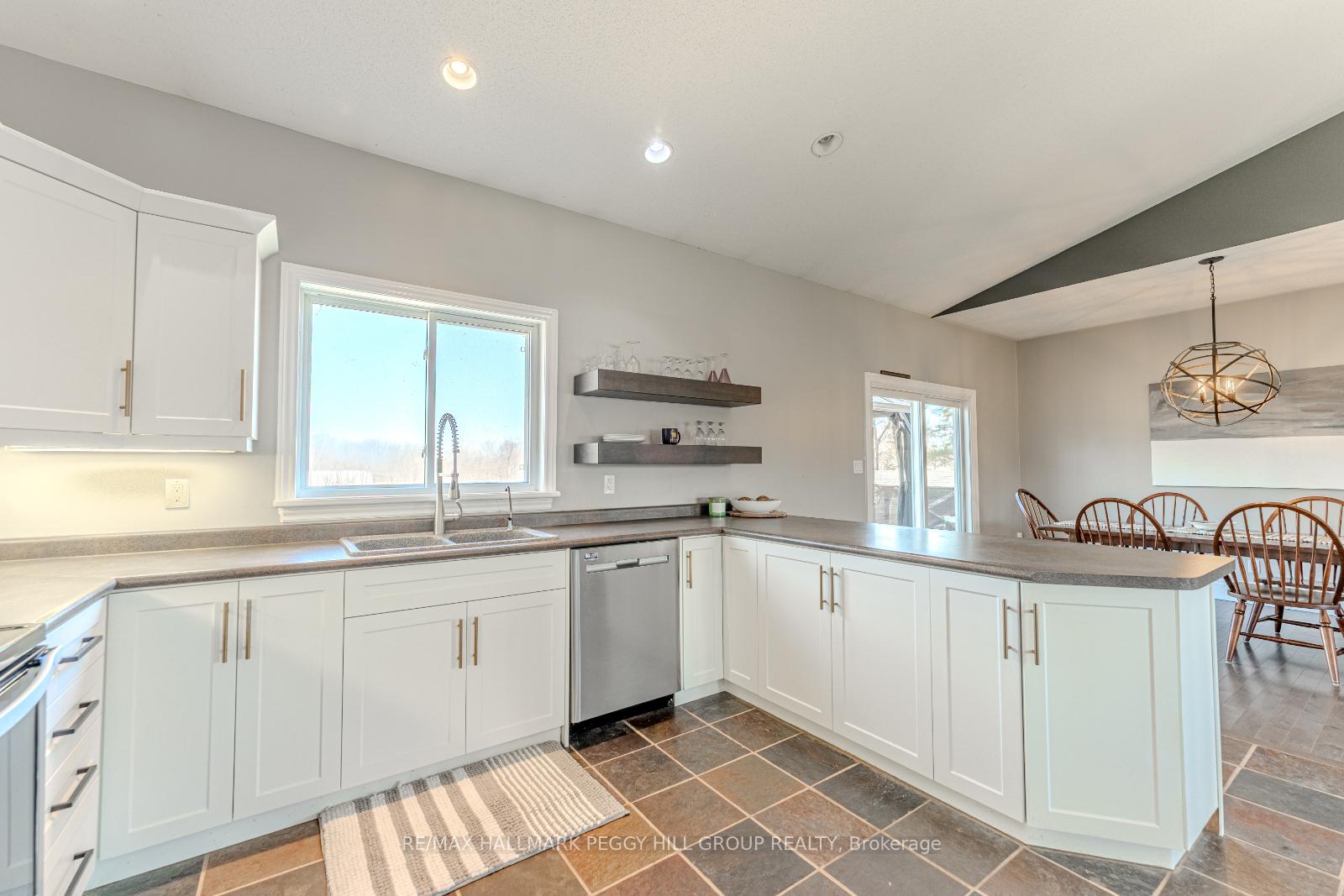 Photo 5 of 3705 County Road 124, Clearview, Nottawa — HOMEH