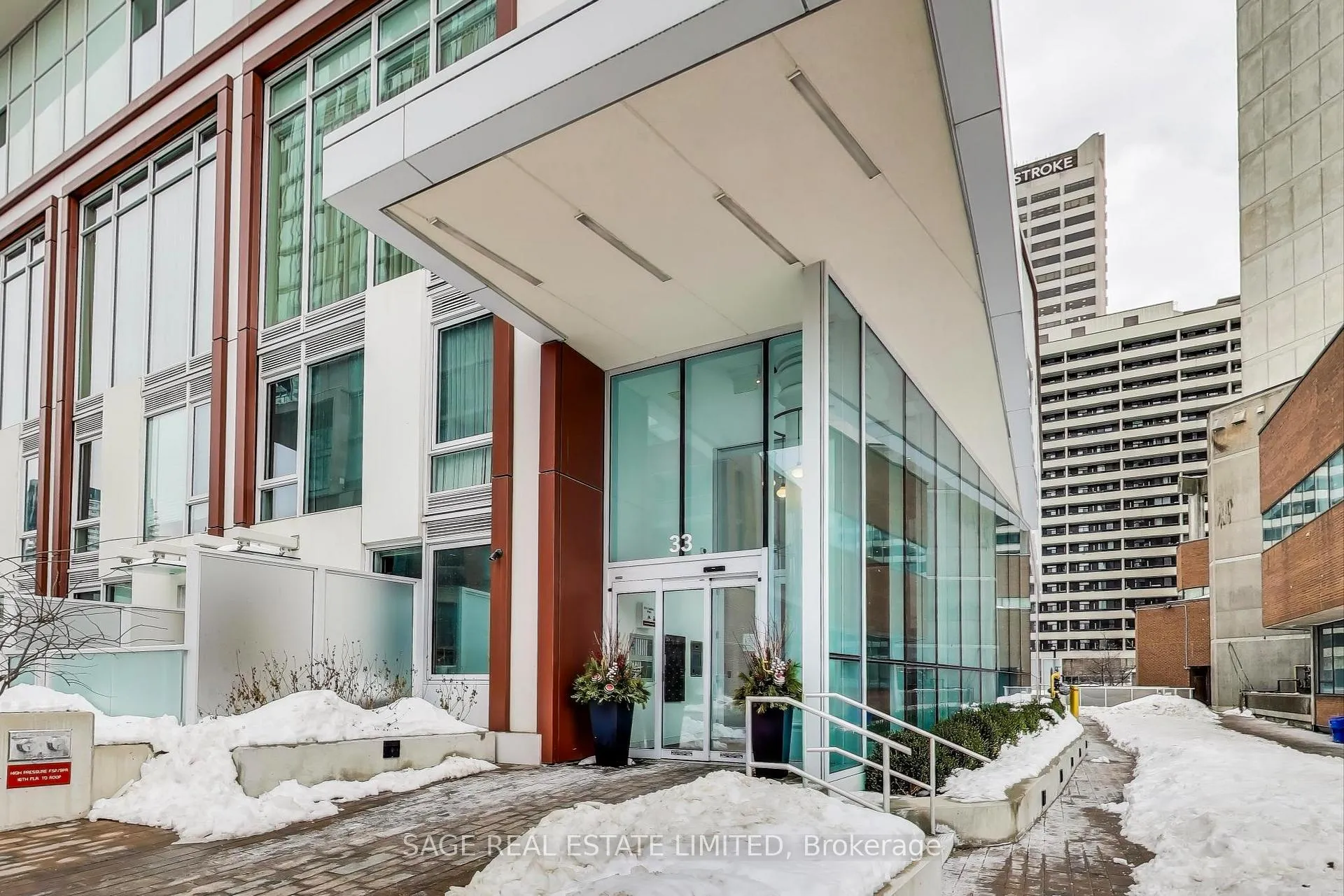Photo 4 of Unit 816, 33 Helendale Avenue, Toronto, Yonge-Eglinton — HOMEH