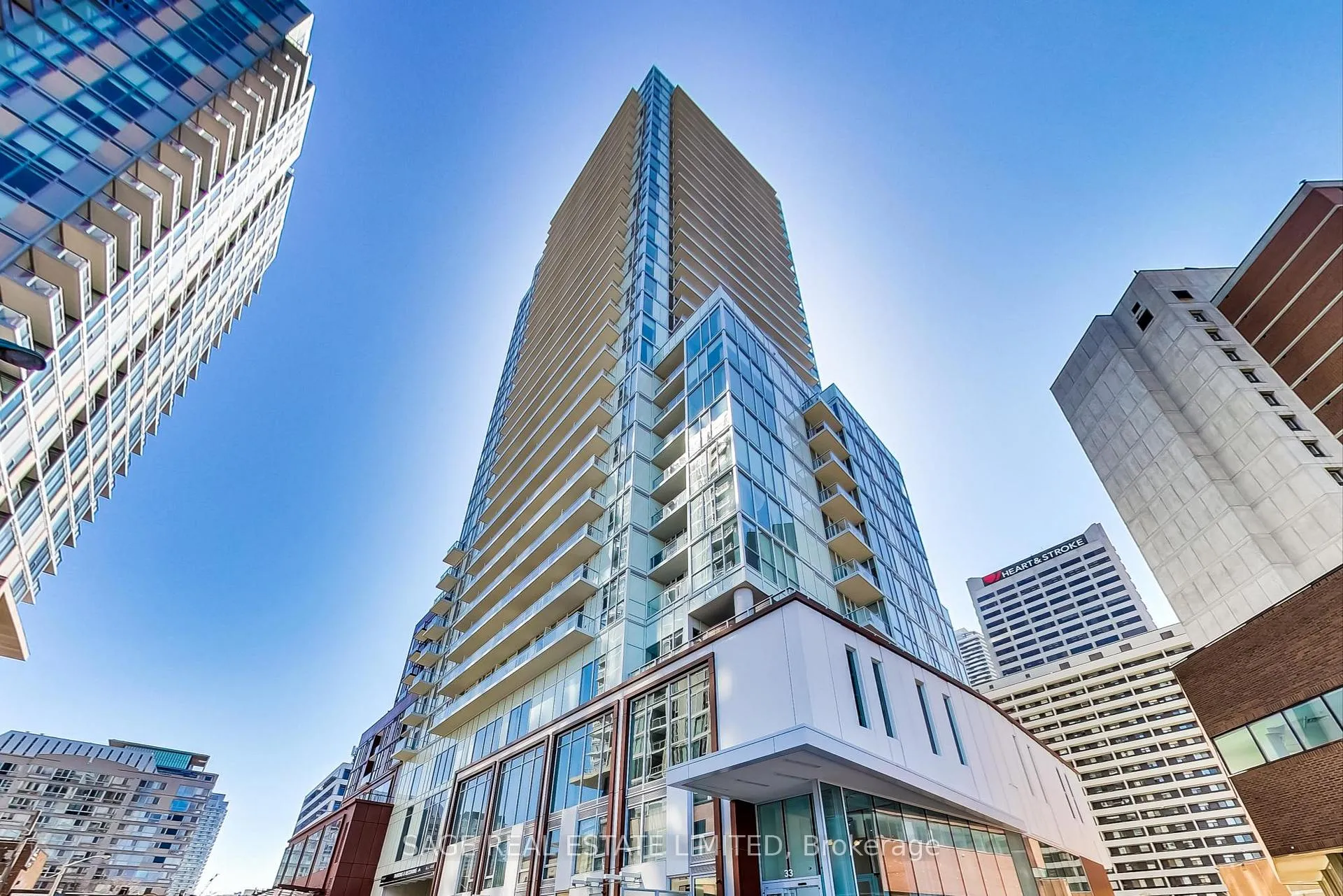 Photo 5 of Unit 816, 33 Helendale Avenue, Toronto, Yonge-Eglinton — HOMEH