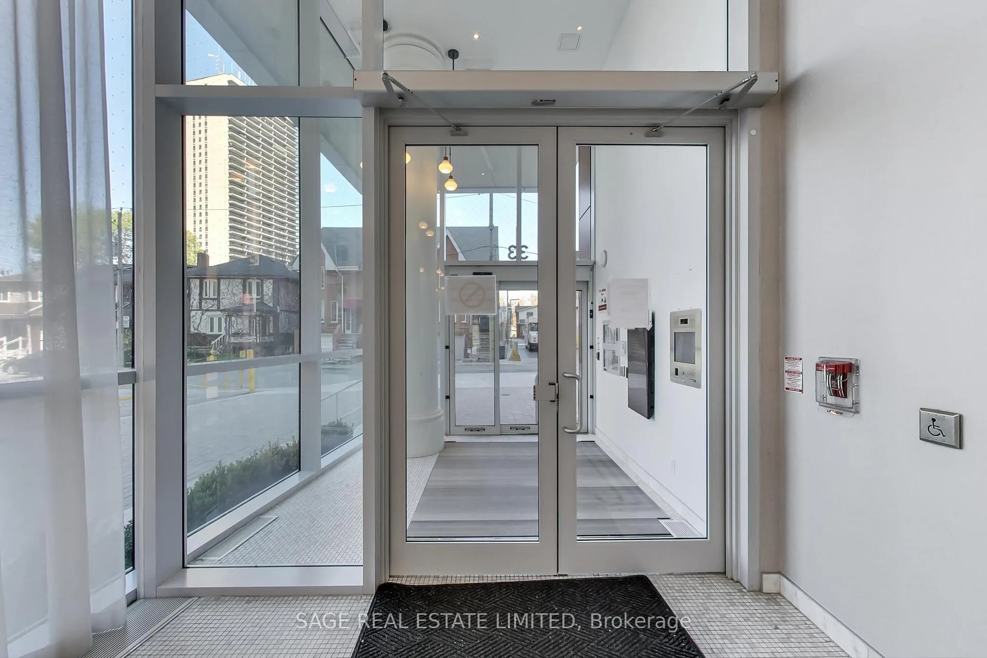 Photo 10 of Unit 816, 33 Helendale Avenue, Toronto, Yonge-Eglinton — HOMEH