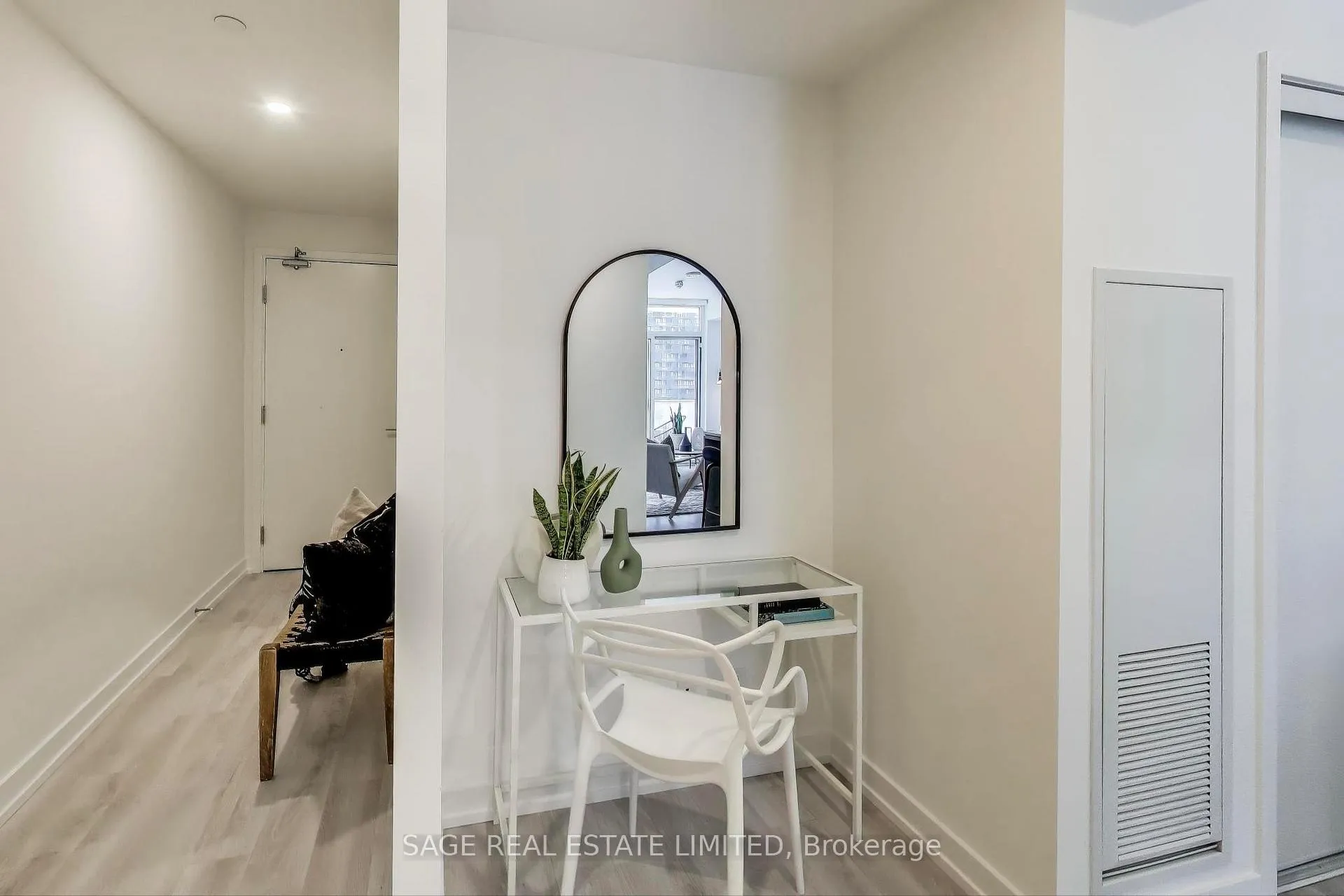 Photo 19 of Unit 816, 33 Helendale Avenue, Toronto, Yonge-Eglinton — HOMEH