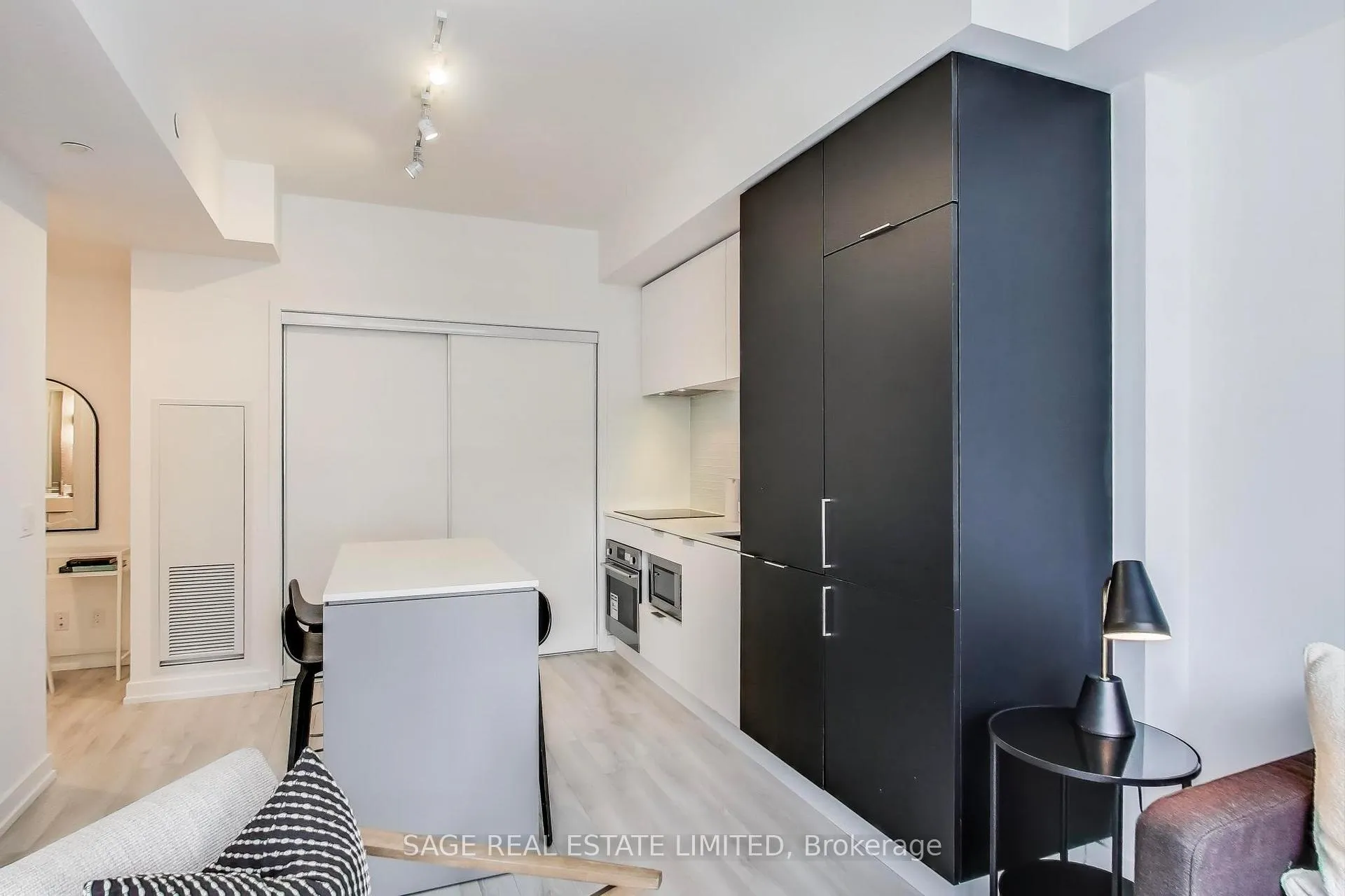 Photo 24 of Unit 816, 33 Helendale Avenue, Toronto, Yonge-Eglinton — HOMEH