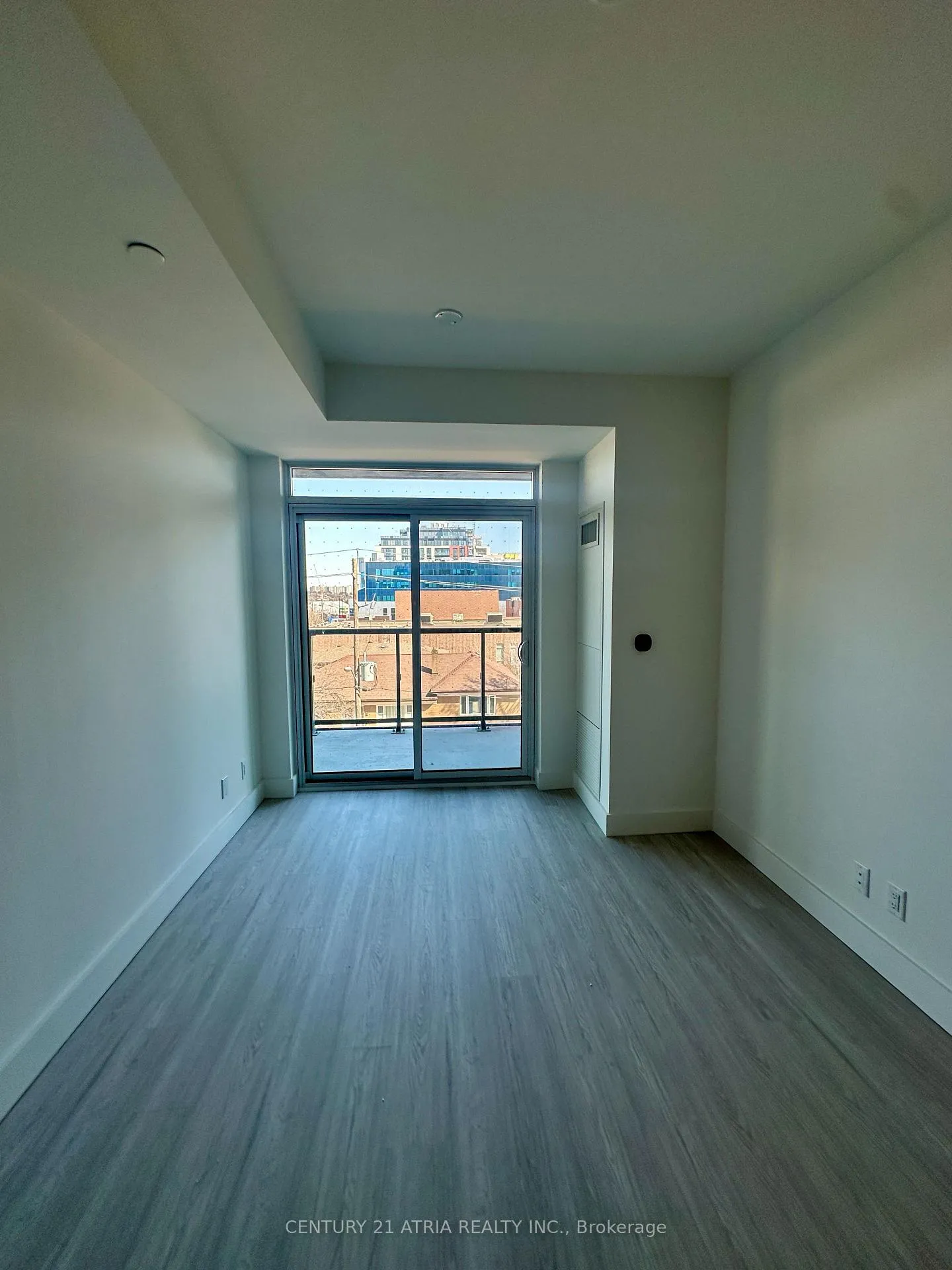 Photo 3 of Unit 320, 625 Sheppard Avenue E, North York, Bayview Village — HOMEH