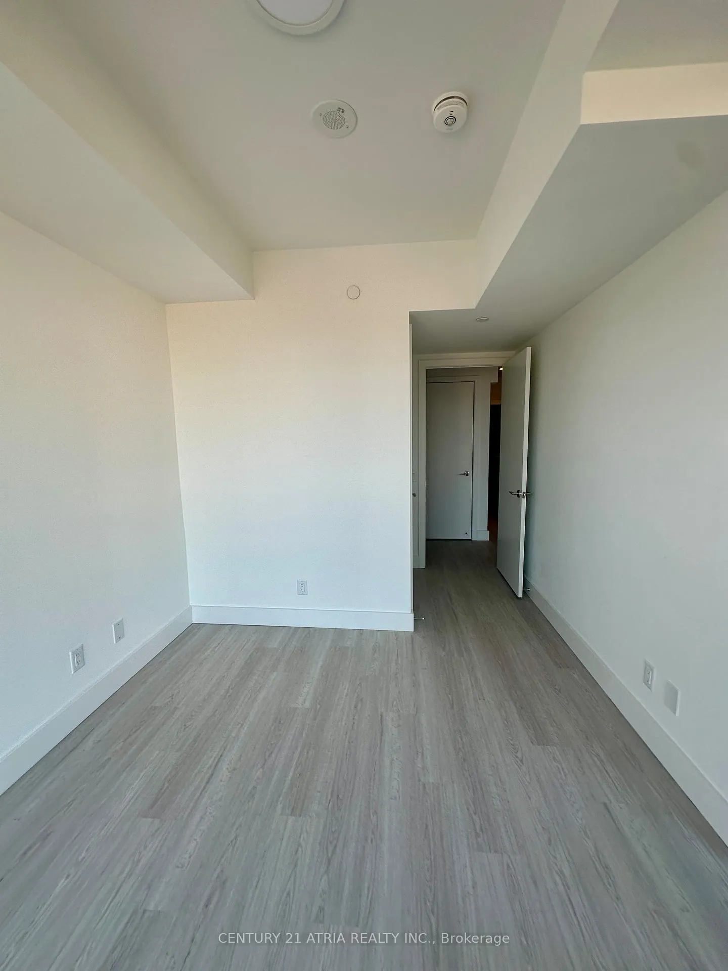 Photo 6 of Unit 320, 625 Sheppard Avenue E, North York, Bayview Village — HOMEH
