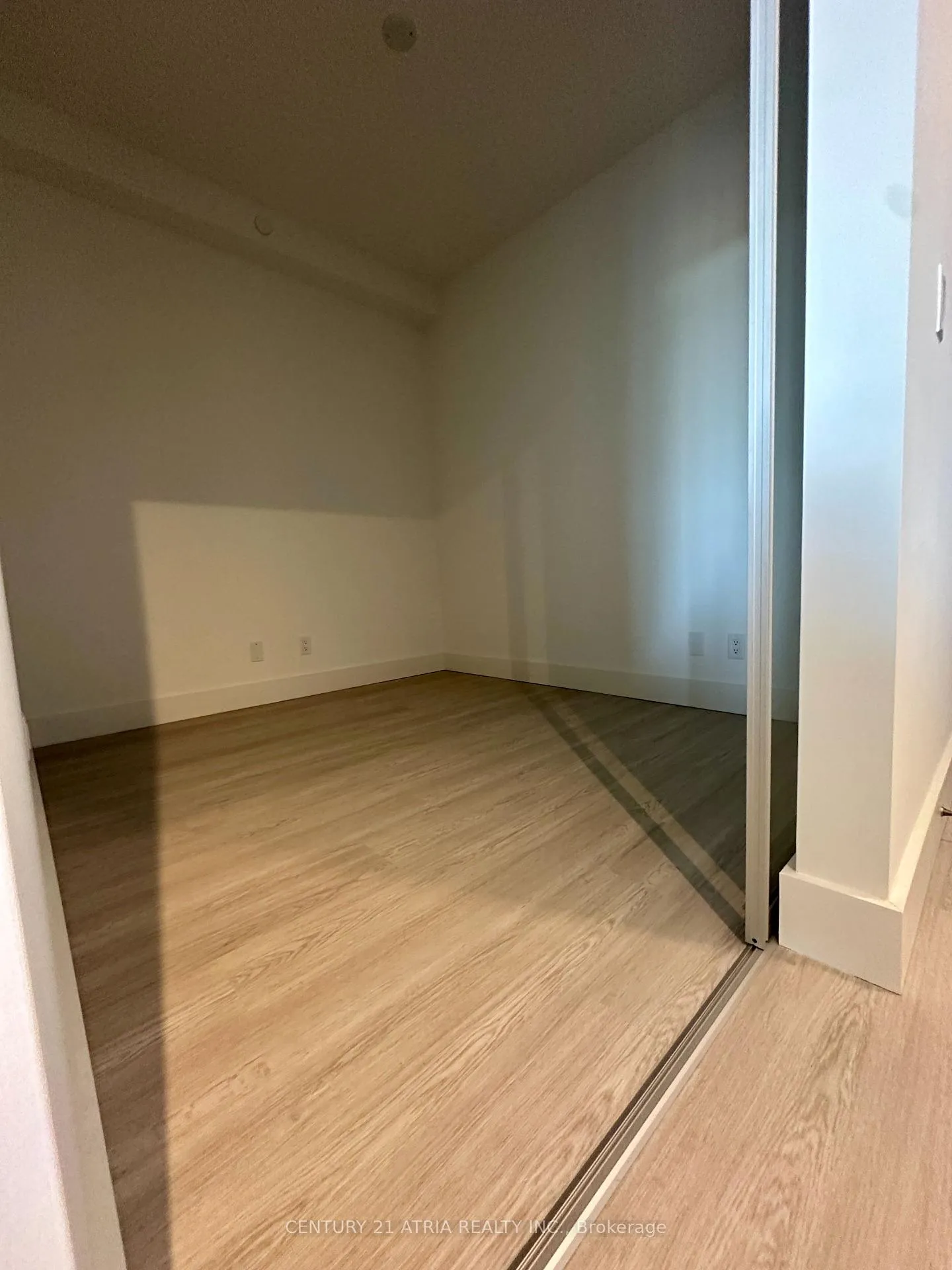 Photo 7 of Unit 320, 625 Sheppard Avenue E, North York, Bayview Village — HOMEH