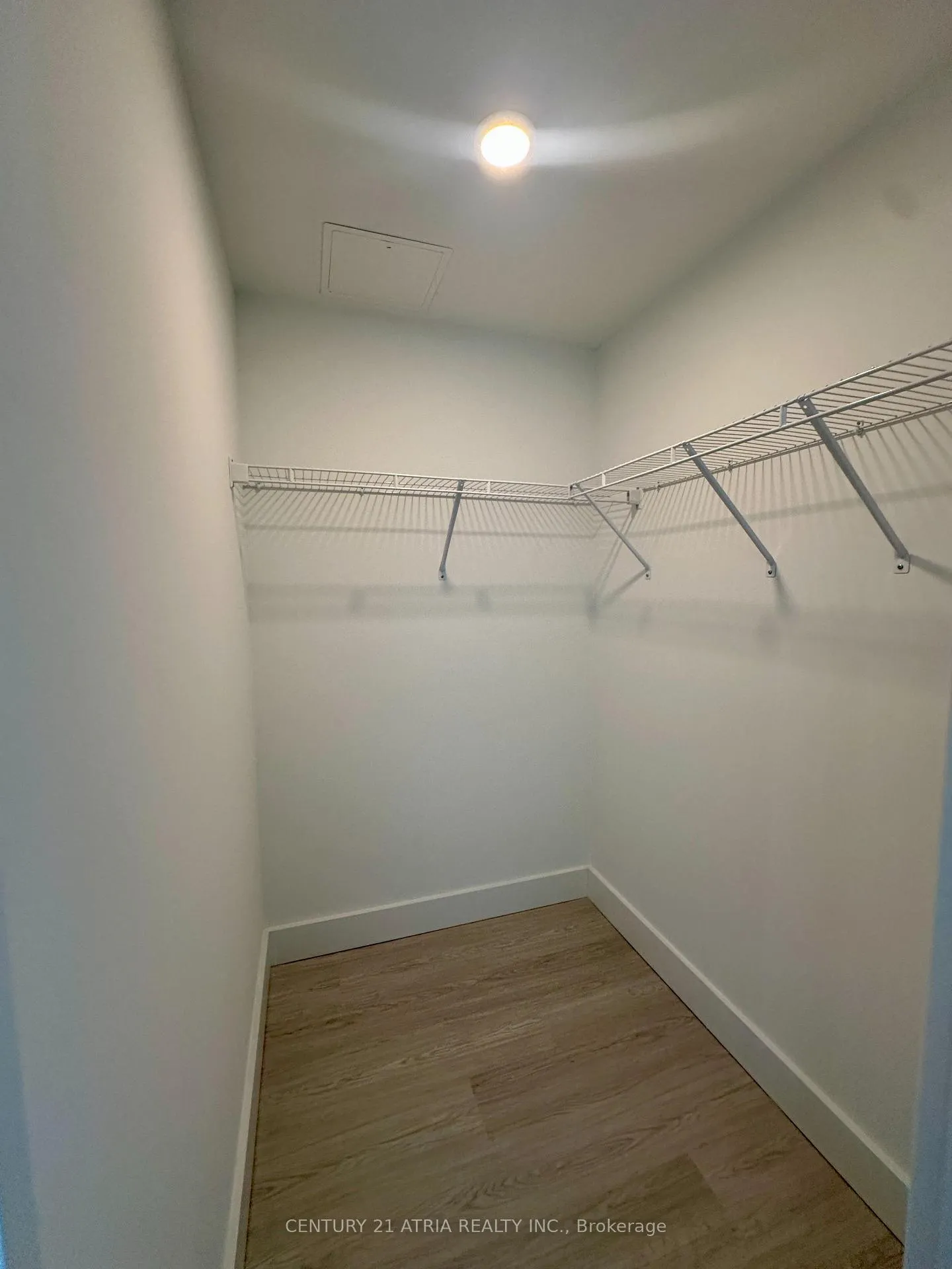 Photo 8 of Unit 320, 625 Sheppard Avenue E, North York, Bayview Village — HOMEH