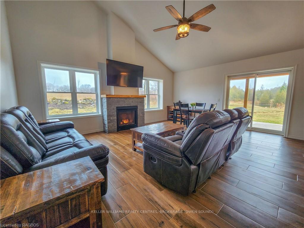 Photo 24 of 540291 Sideroad 80, Chatsworth — HOMEH
