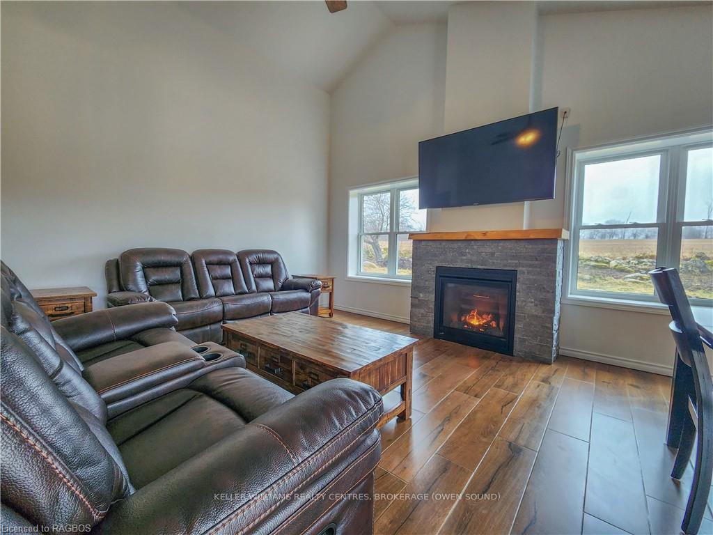 Photo 26 of 540291 Sideroad 80, Chatsworth — HOMEH